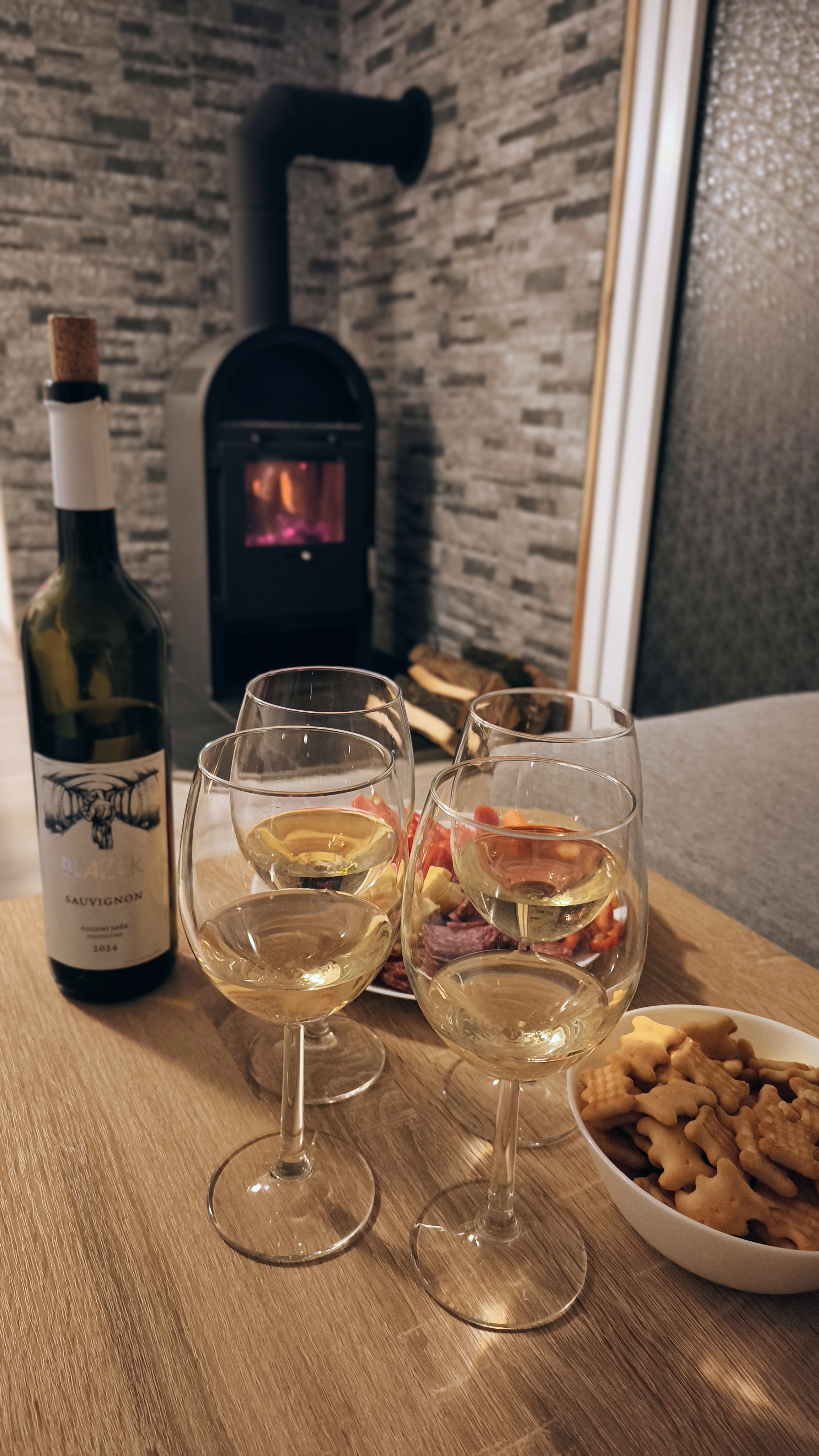 Karavan mezi vinohrady foto 2