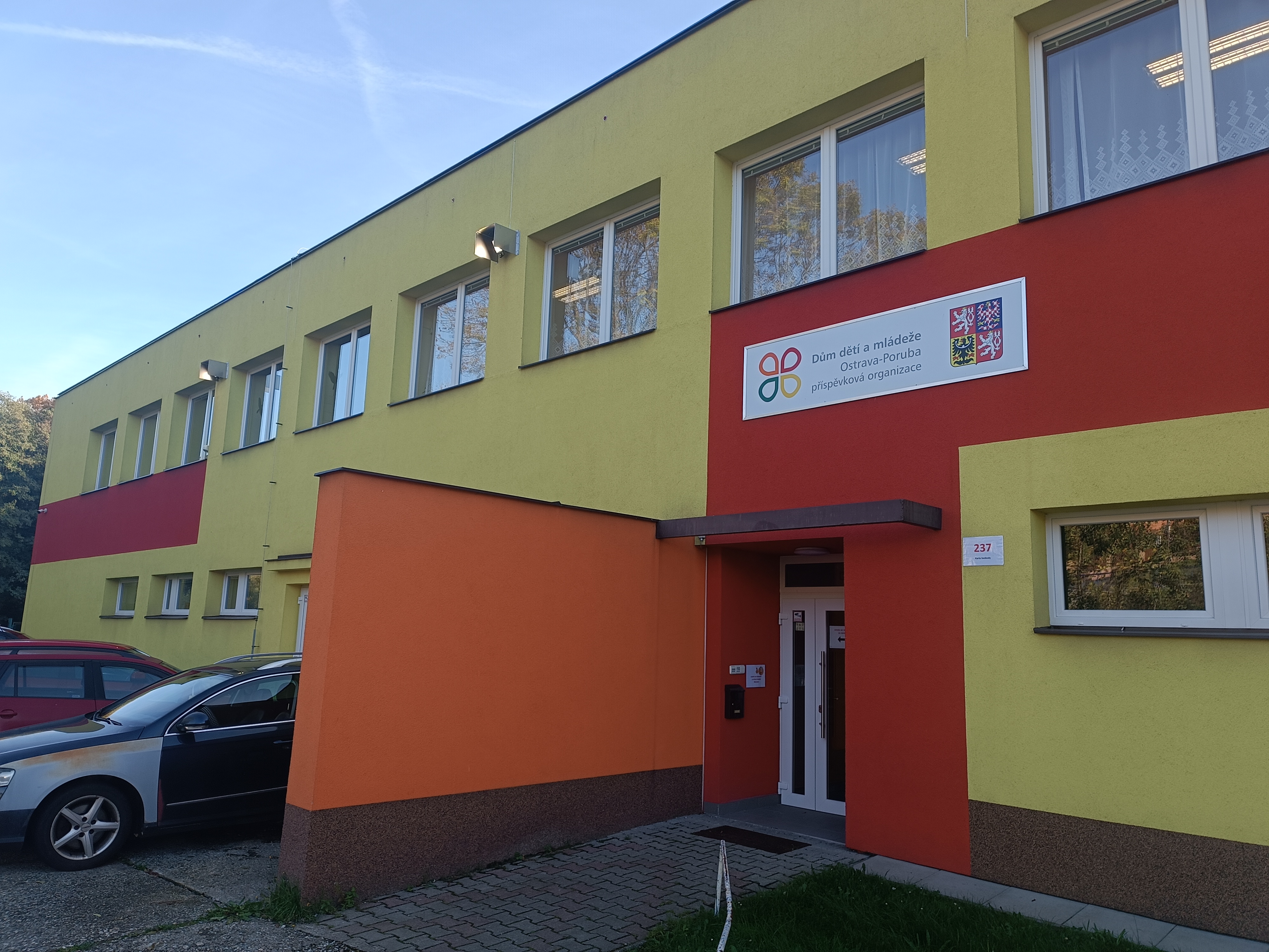 Dům dětí a mládeže, Ostrava - Poruba foto 2