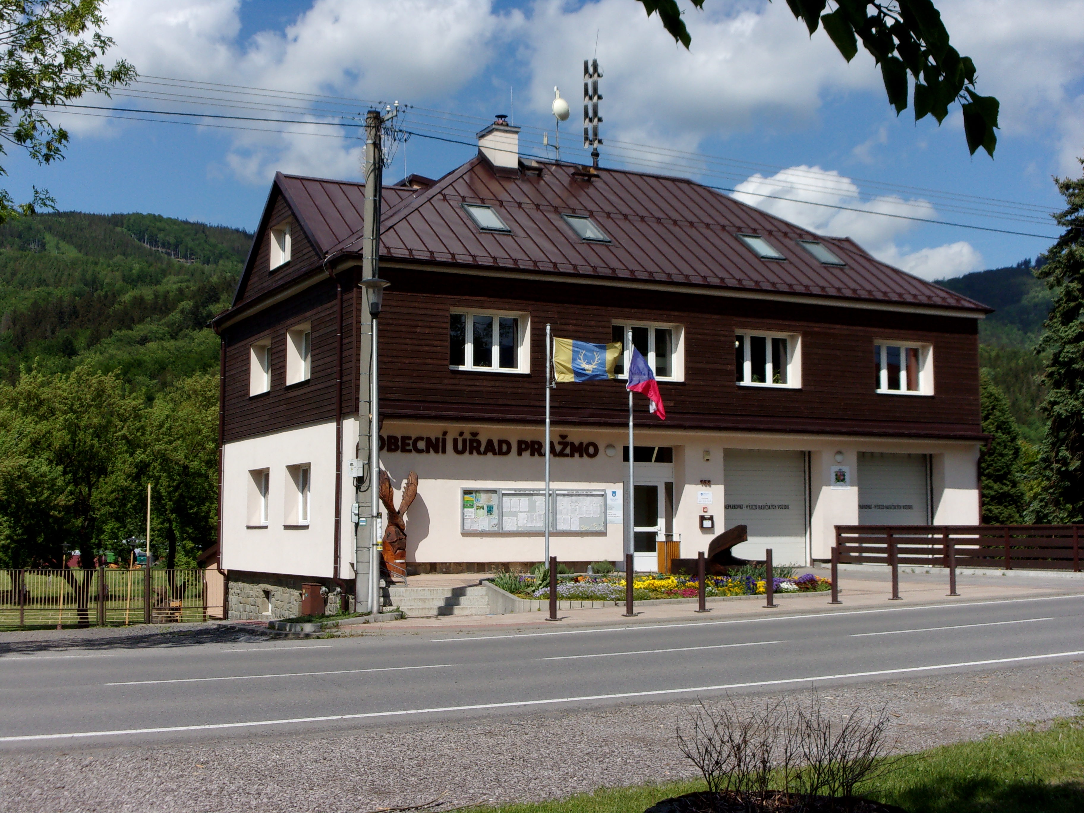 Pražmo - obecní úřad foto 4