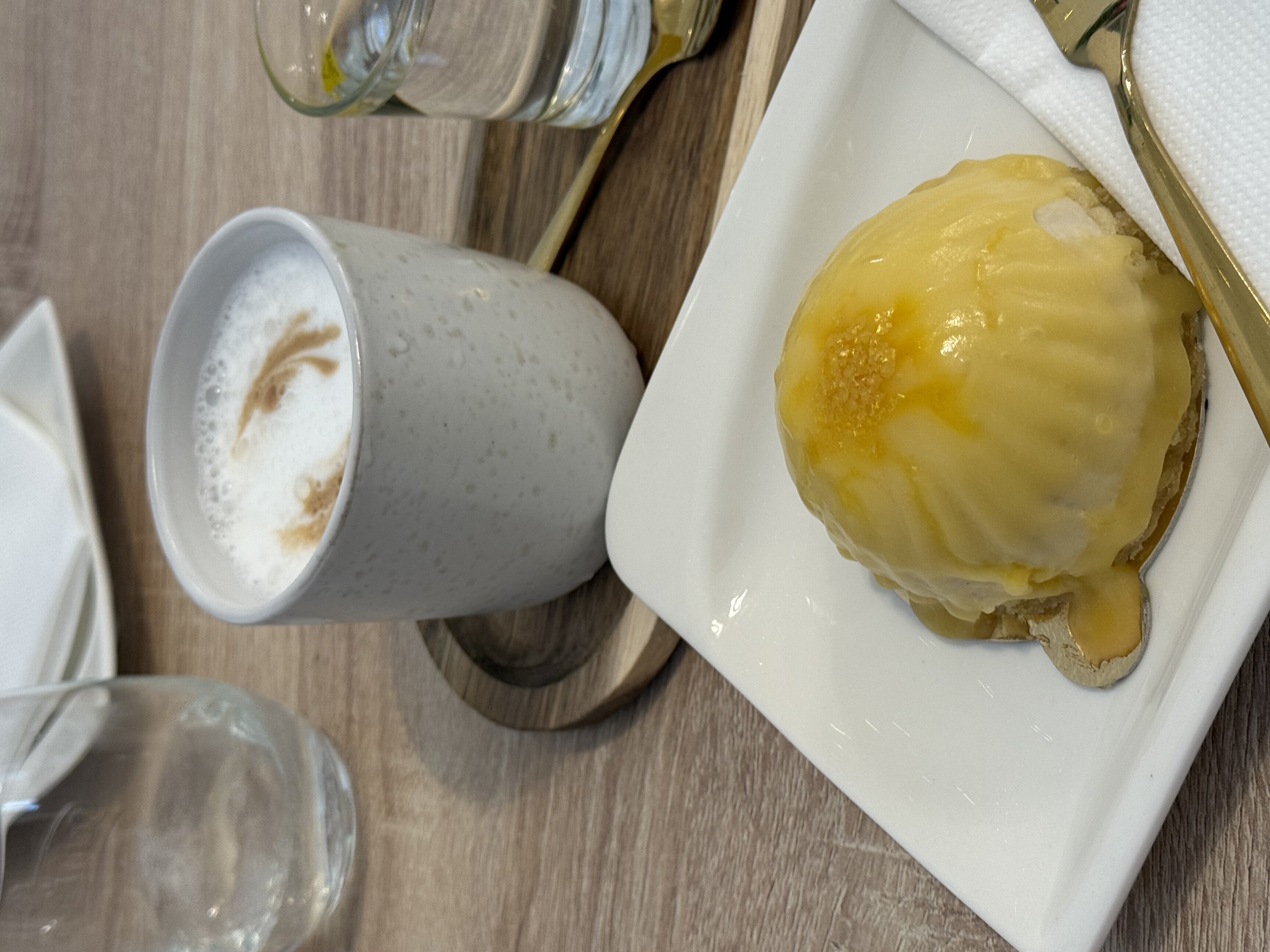 Ominy Cafe foto 3