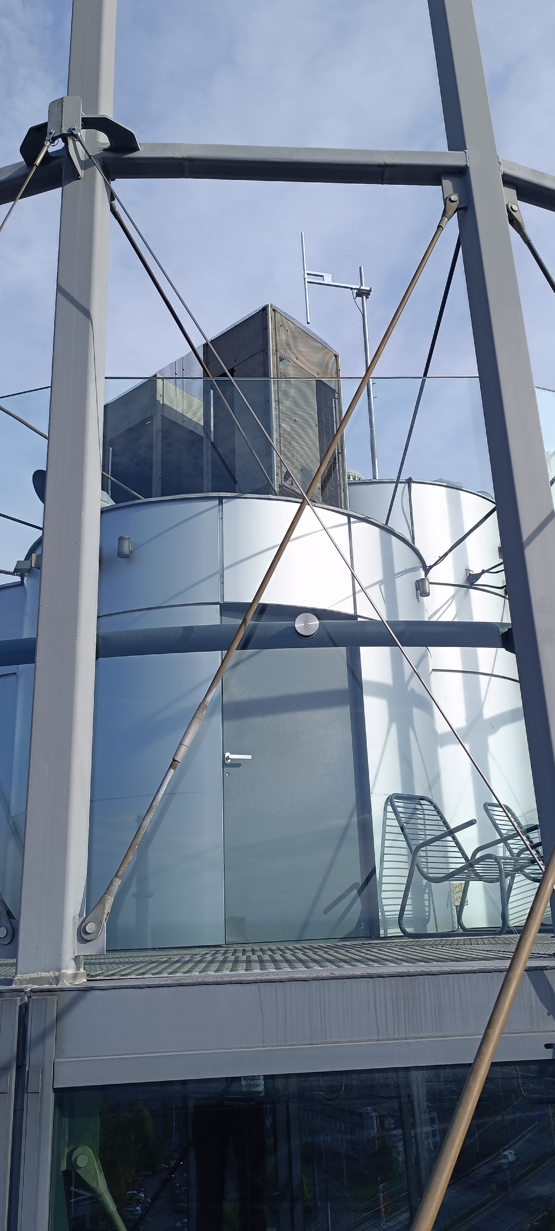 Fresh radio 103,6 Bolt Tower