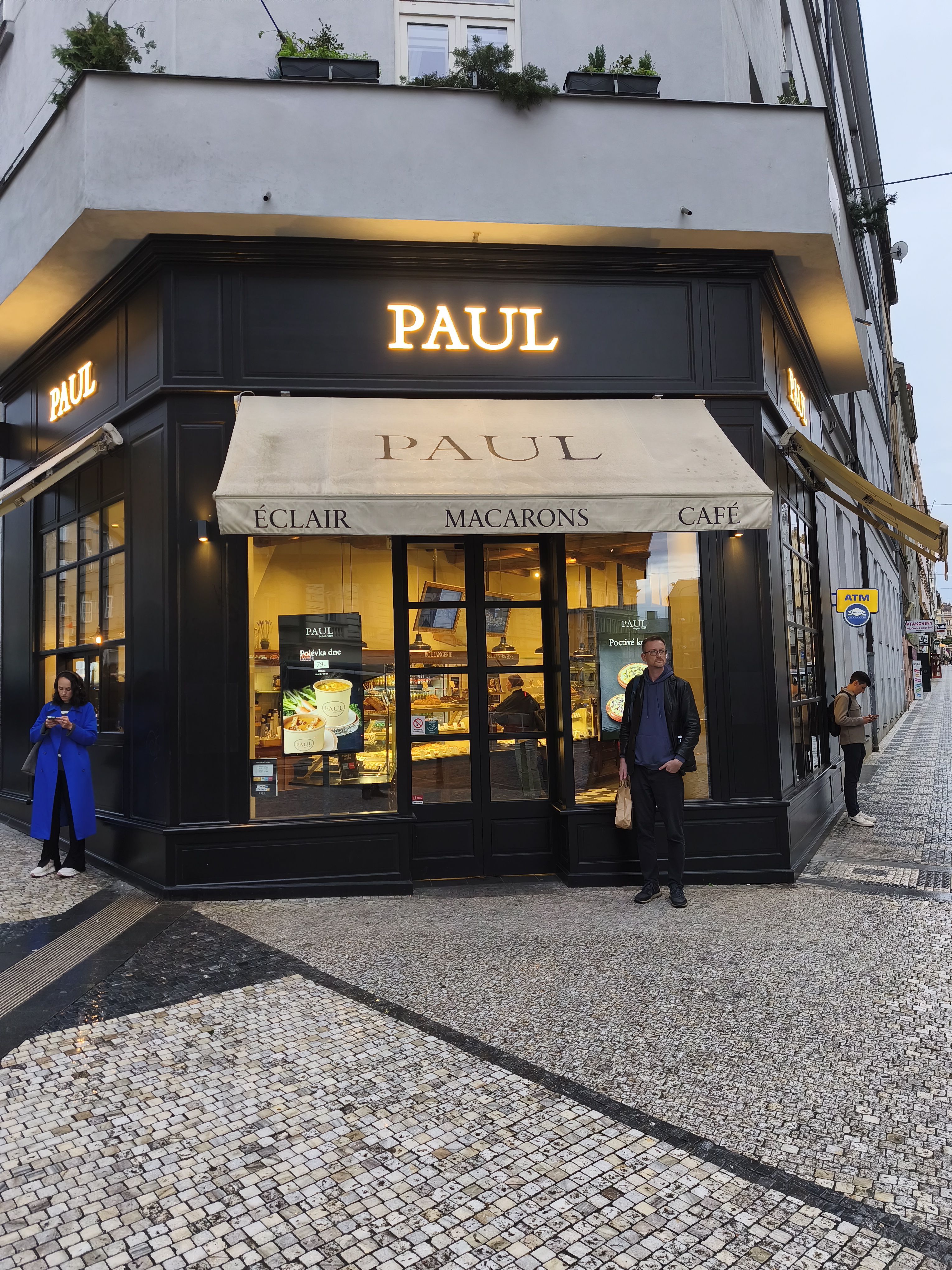 PAUL foto 4