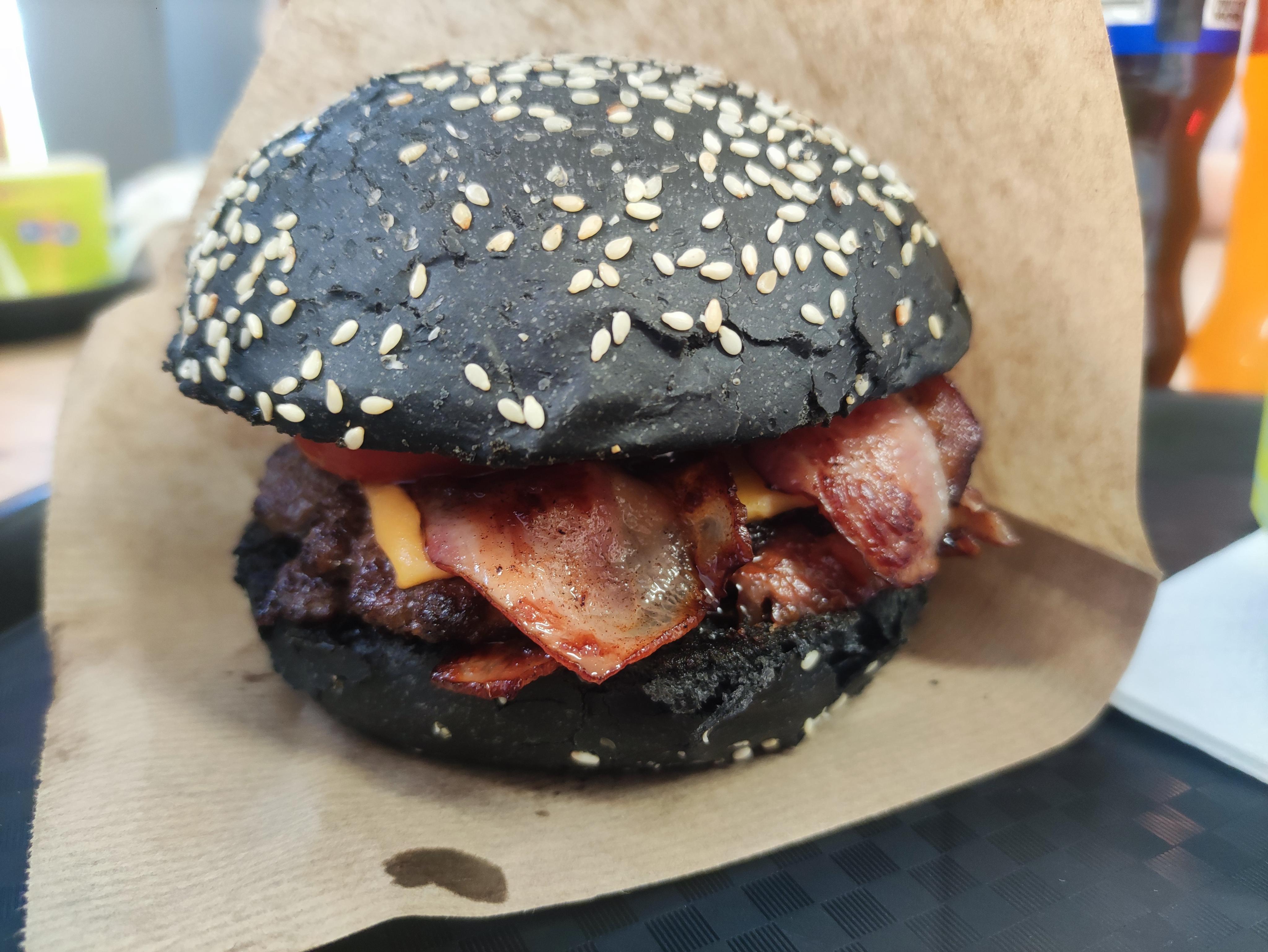 Zeus Burgers & Wings foto 1