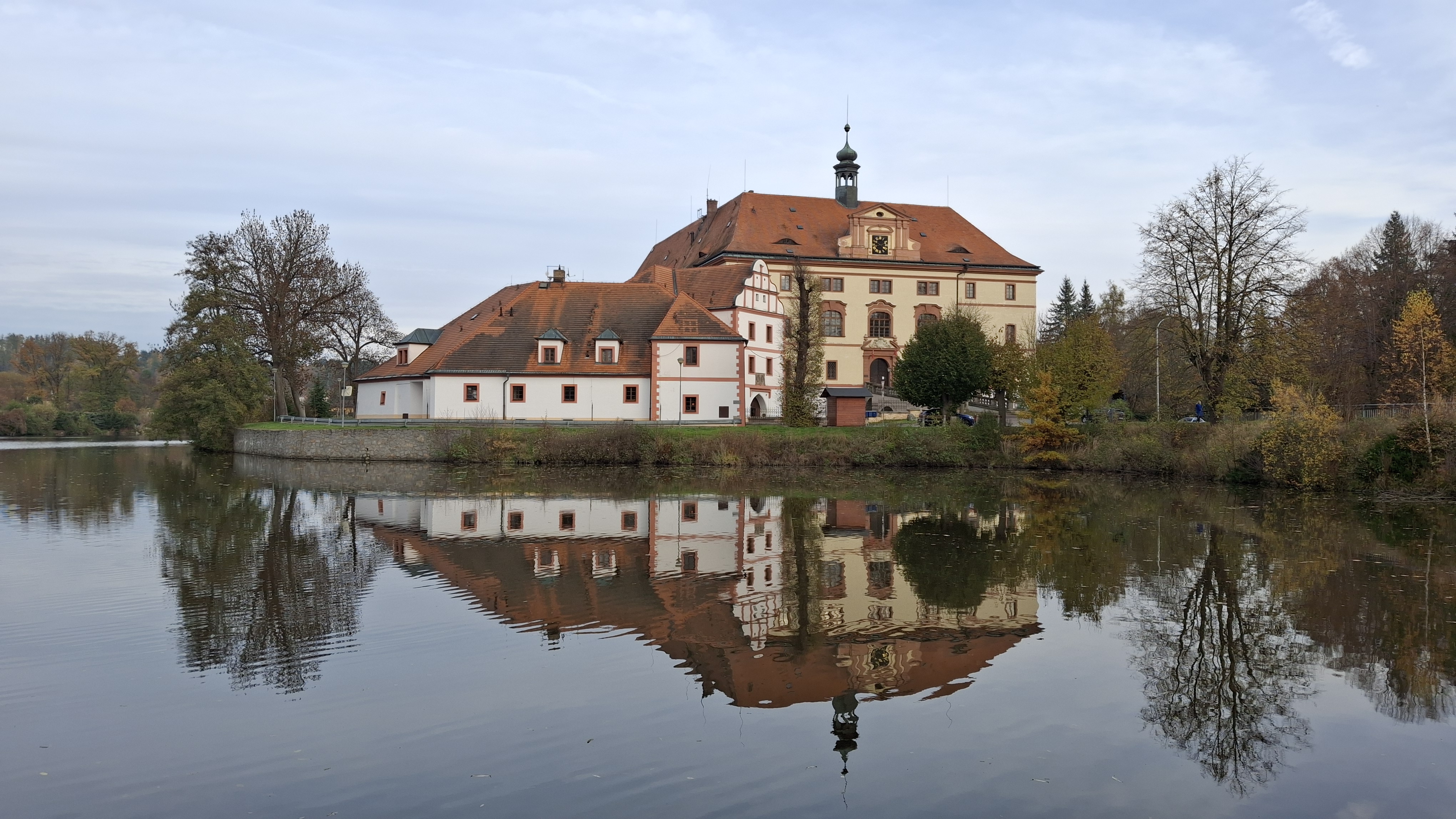 Zámek Lnáře foto 6