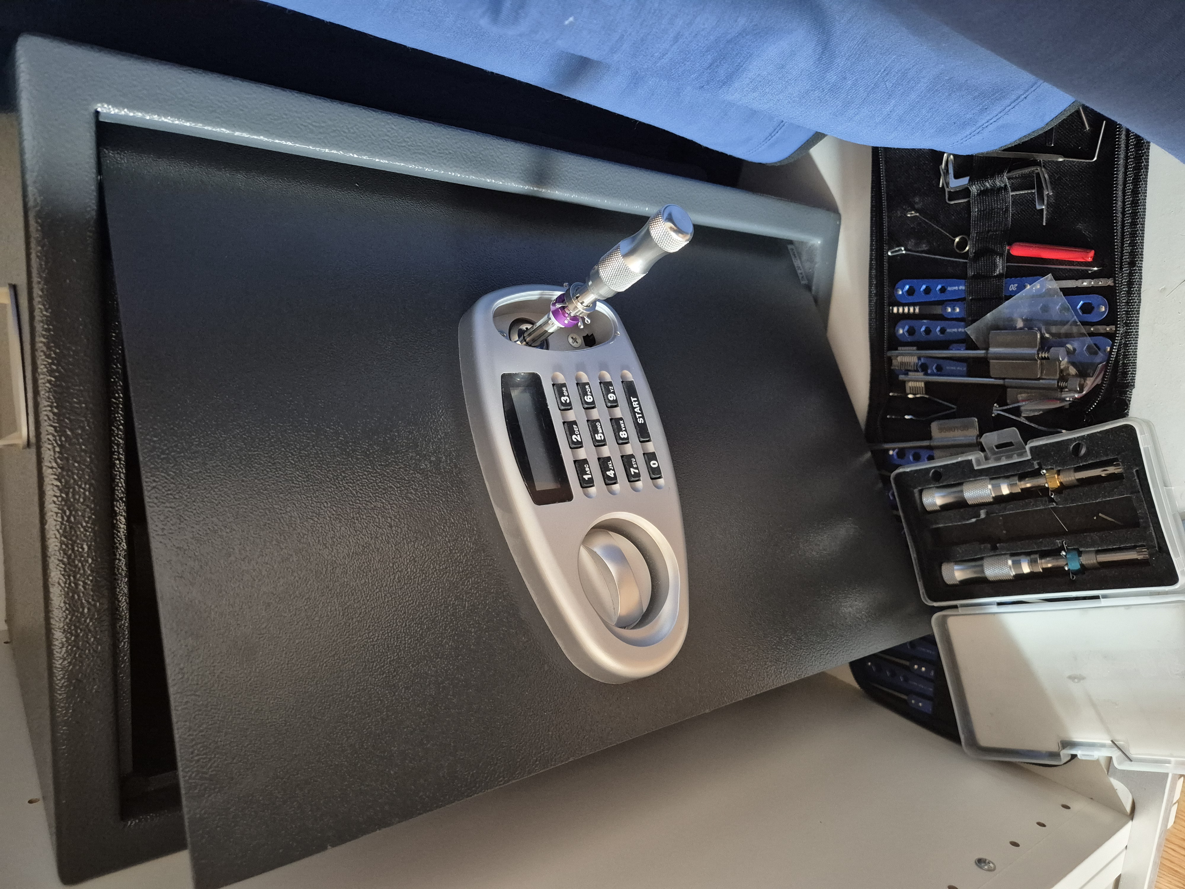 RYCHLÝ ZÁMEČNÍK foto 5