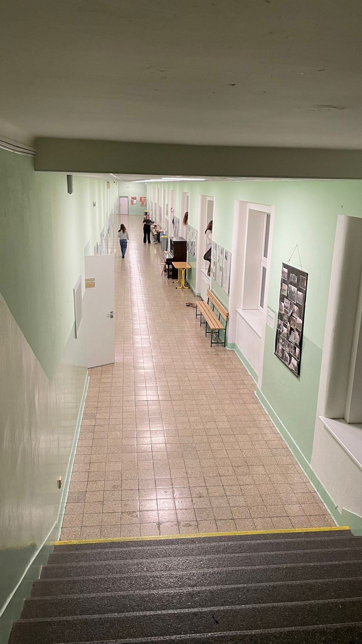 Gymnázium Na Pražačce foto 2