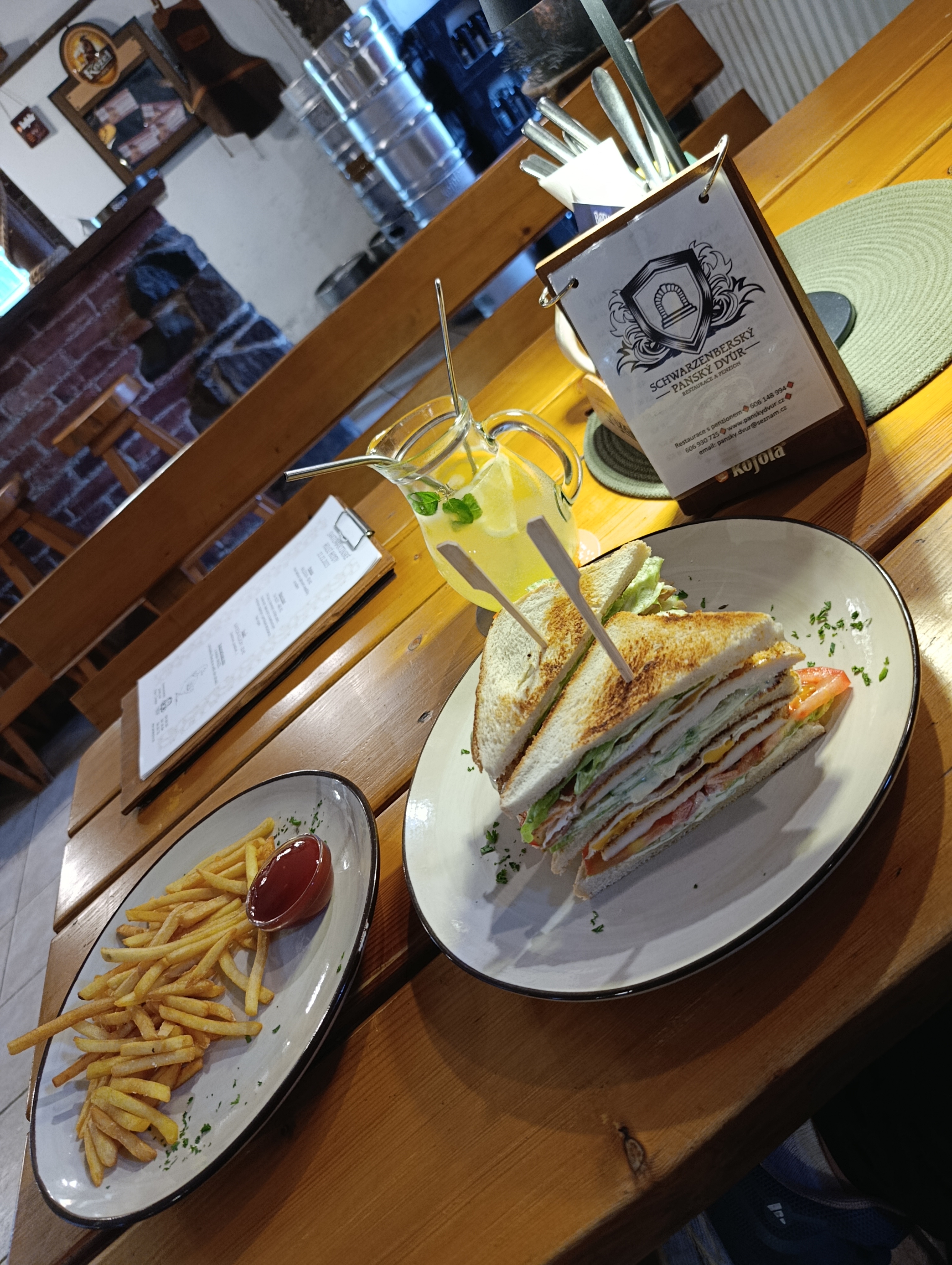Restaurace Schwarzenberský panský dvůr foto 5