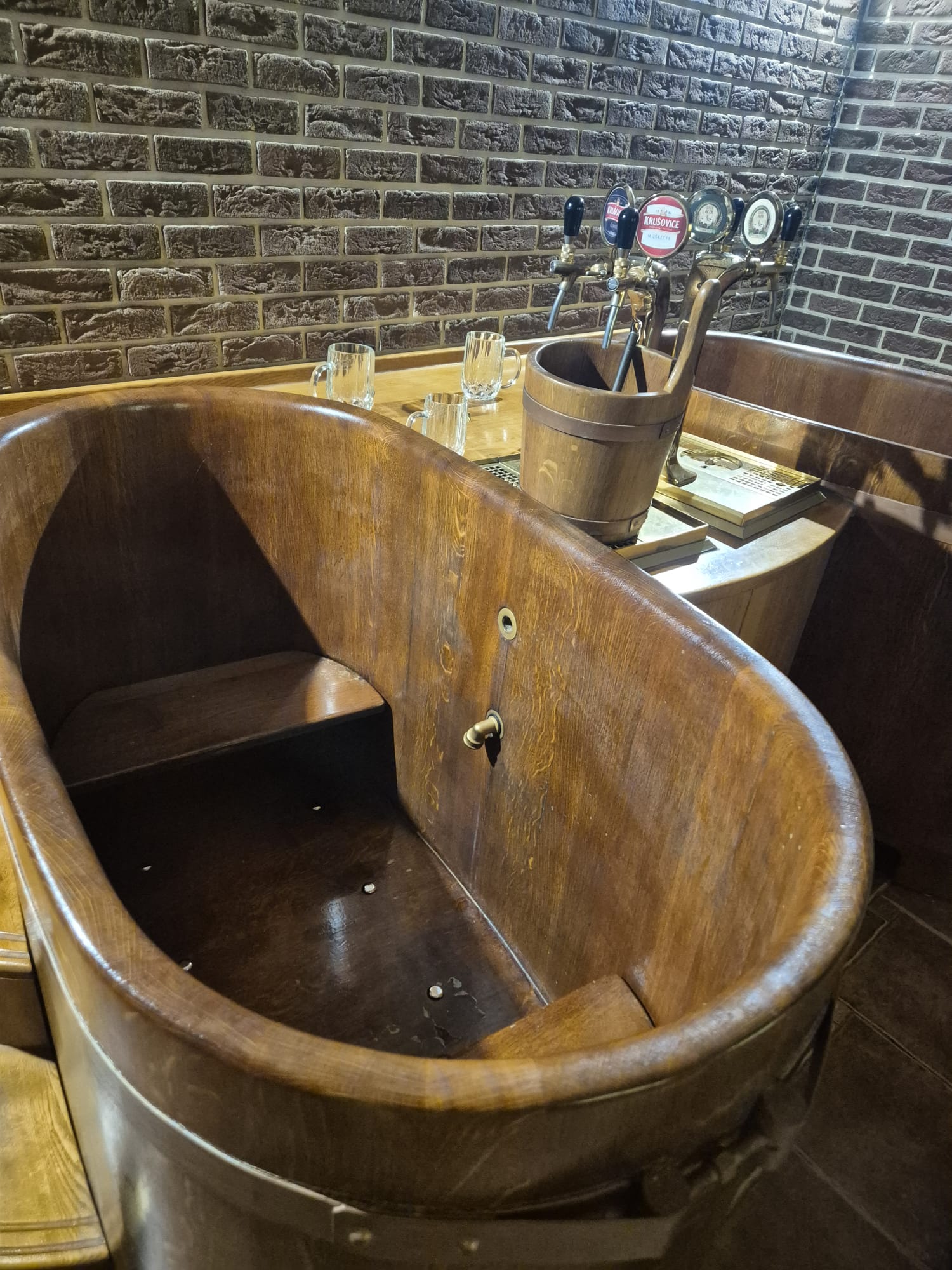 SPA BEERLAND - PRVNÍ PIVNÍ LÁZNĚ FRANTIŠKOVY LÁZNĚ foto 2