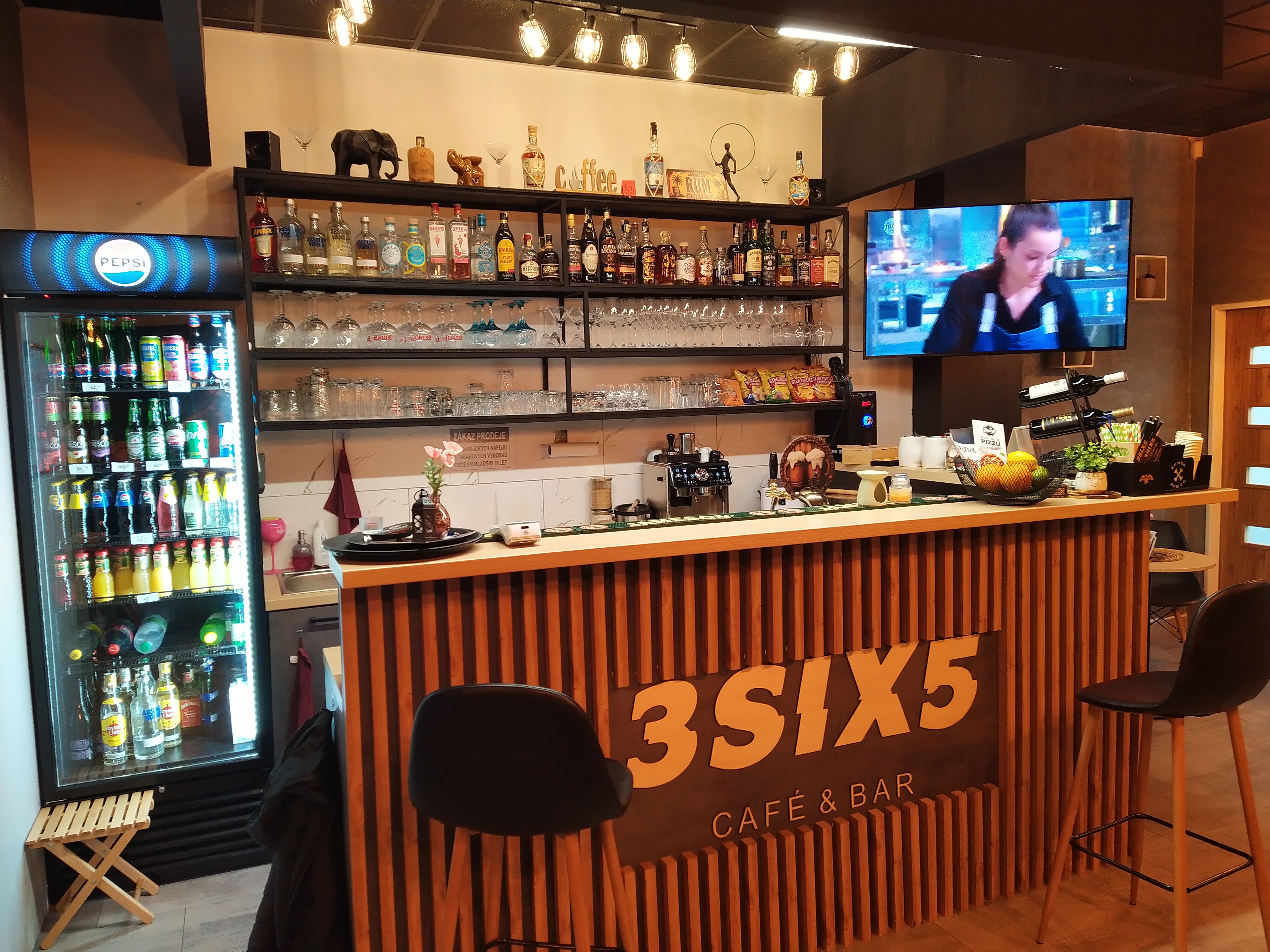 3six5bar foto 4