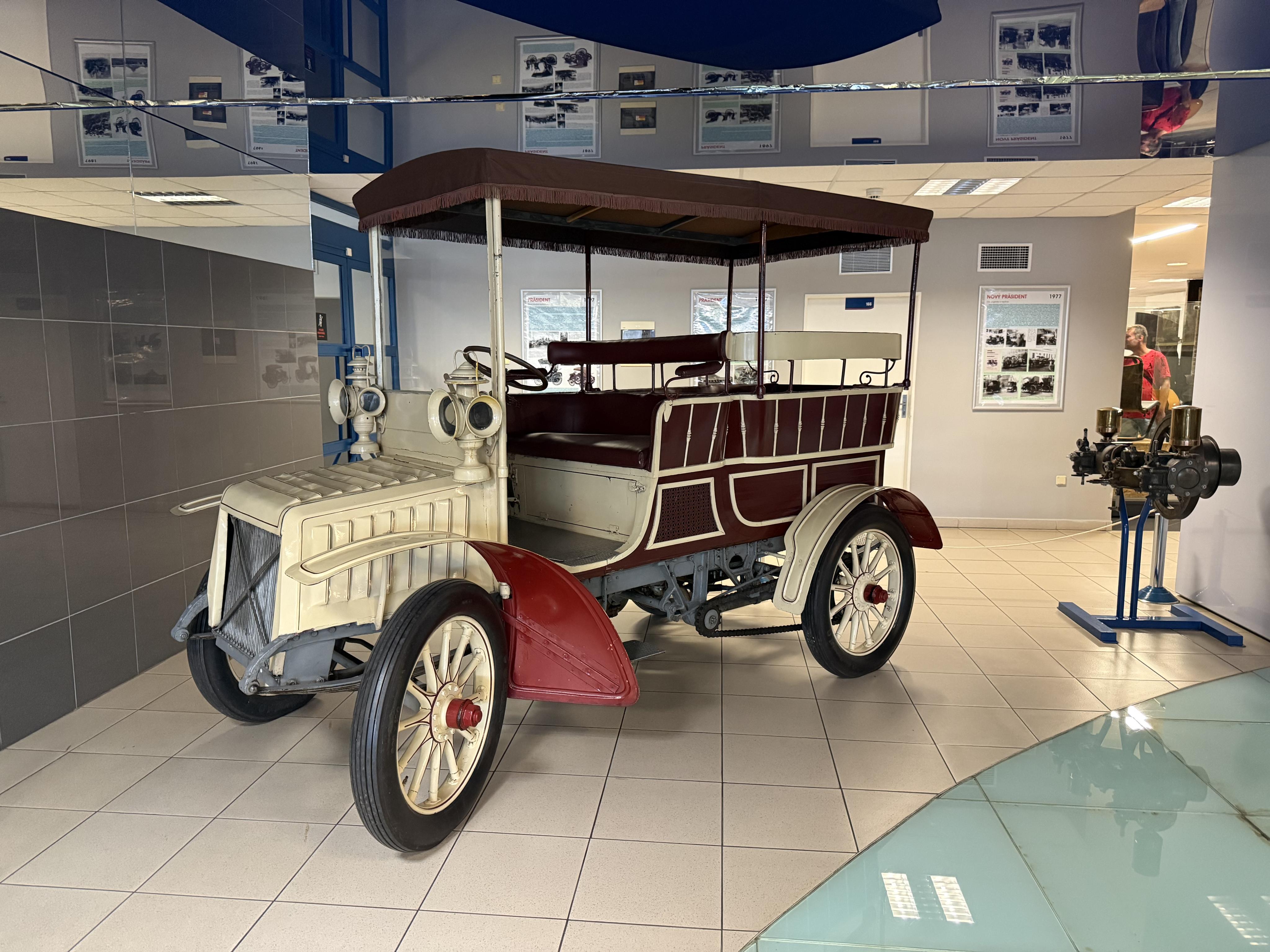 AUTO MOTO MUZEUM - muzeum veteránů Kopřivnice foto 3