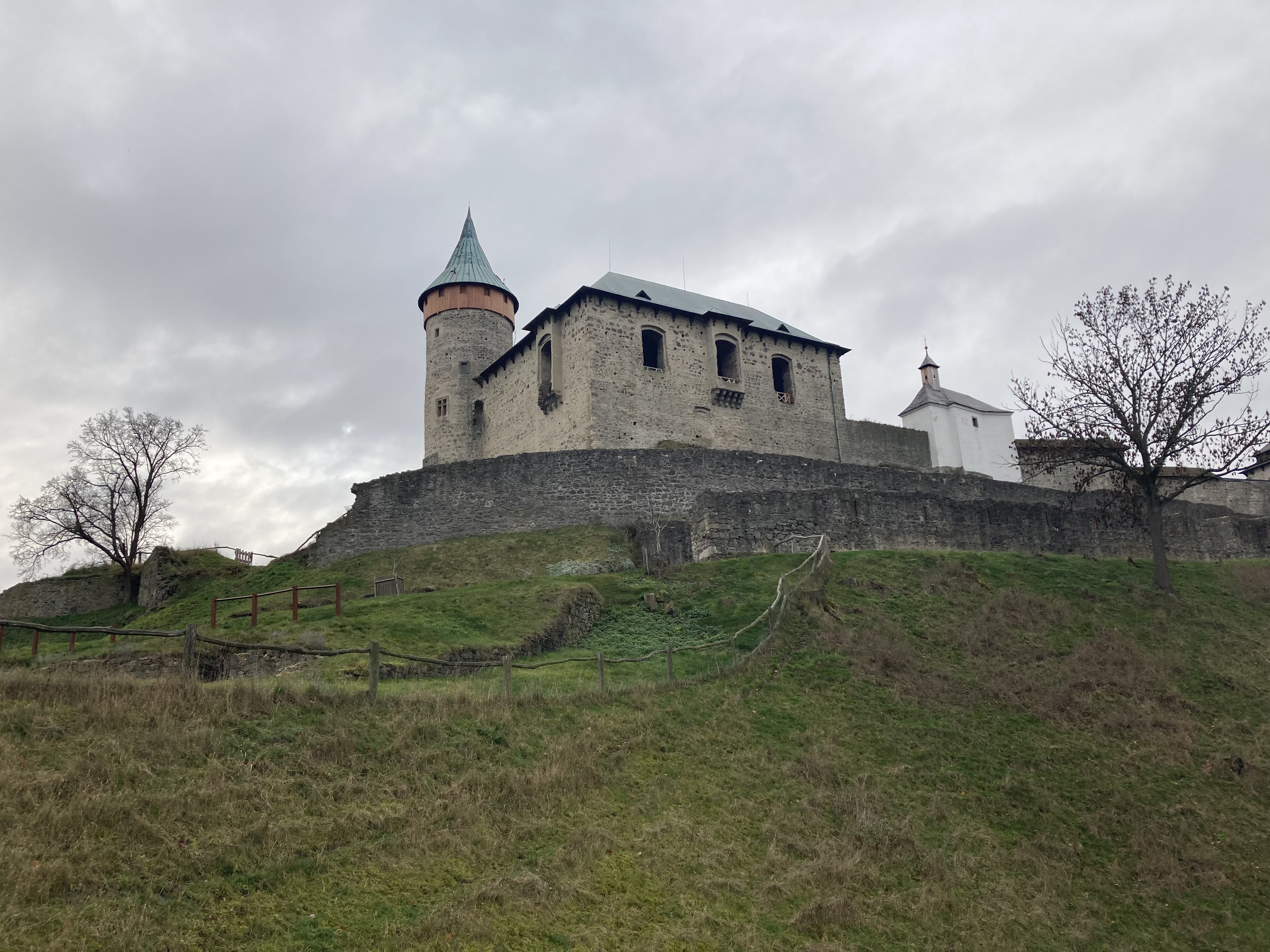 Restaurace pod Kunětickou horou, s.r.o. foto 3