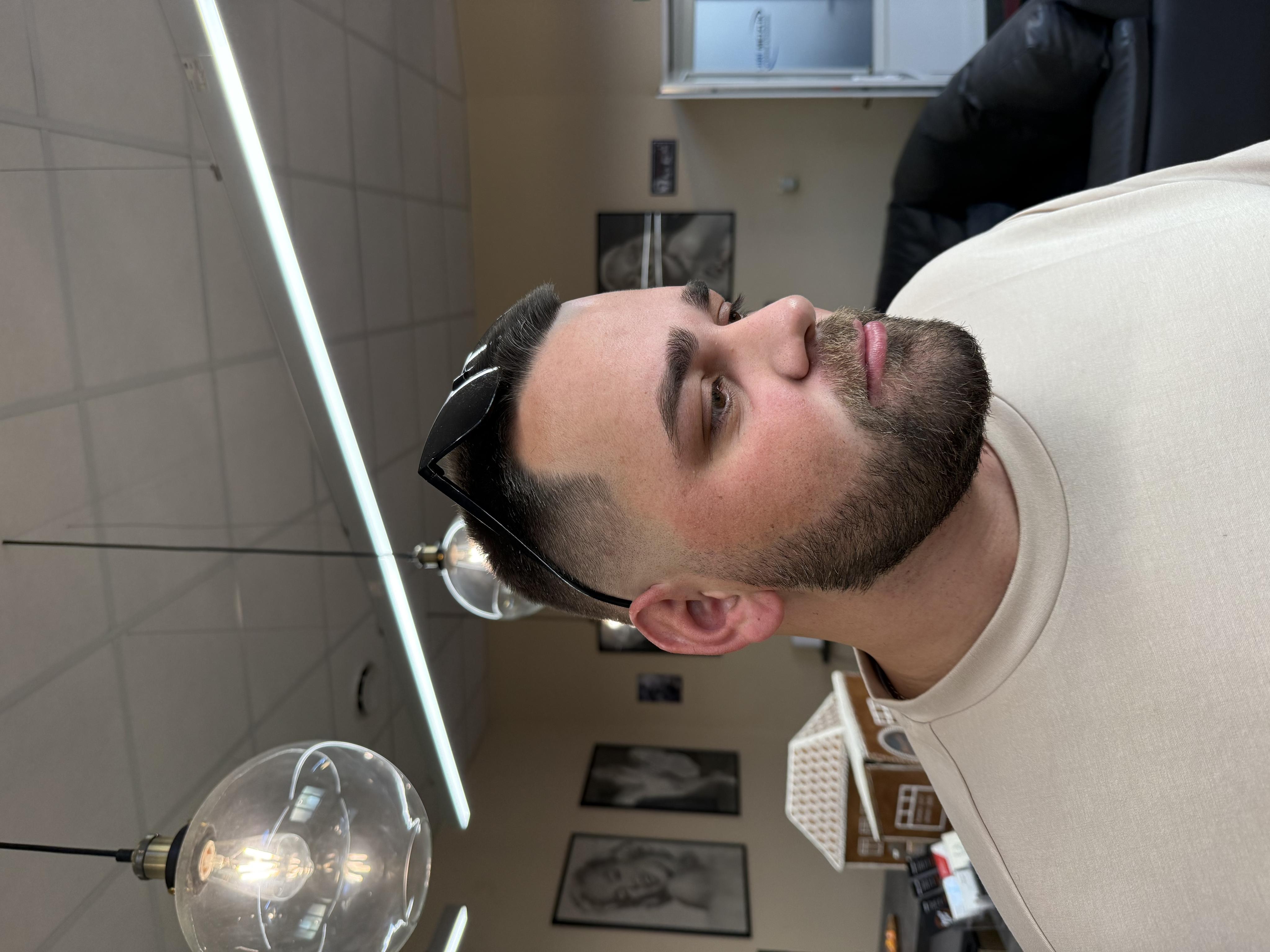 Happy end lounge barber shop a cocktail bar foto 4