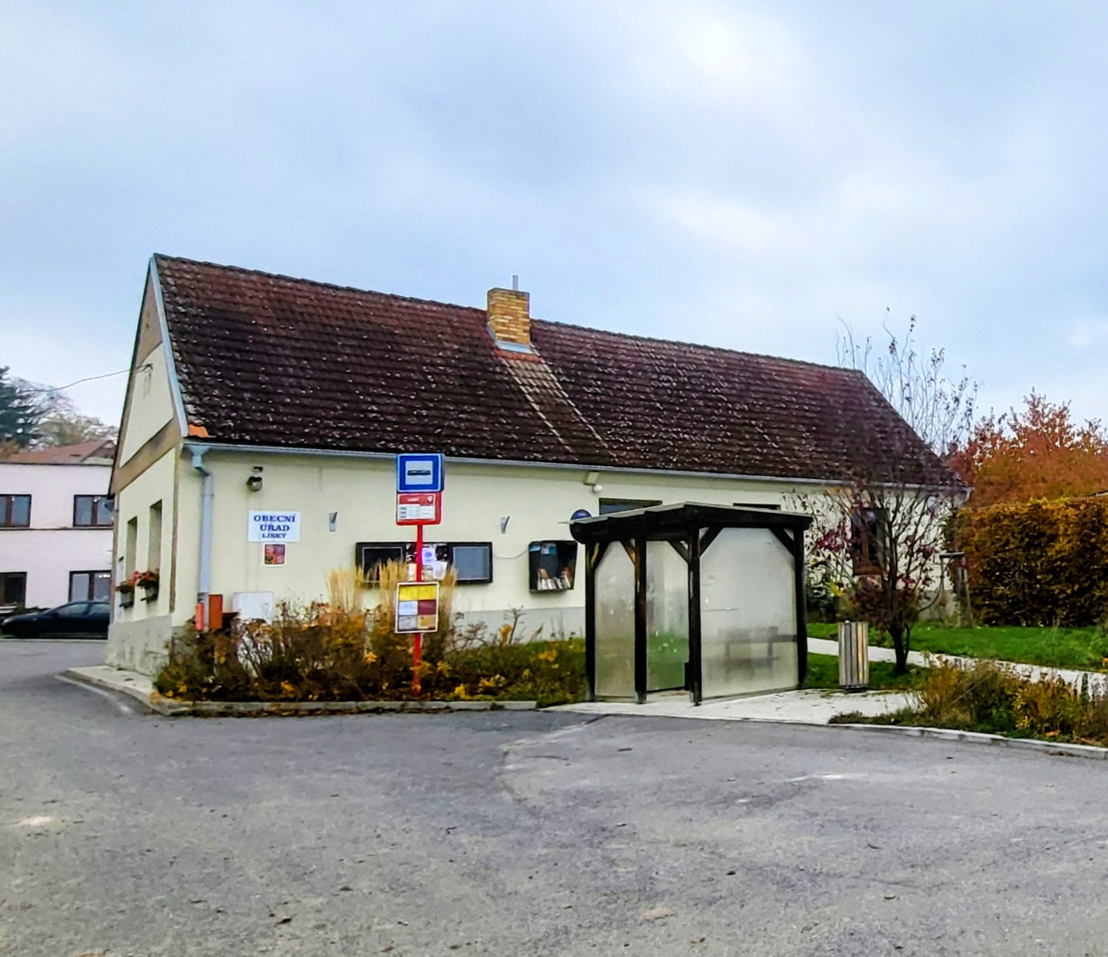 Líský - obecní úřad foto 4