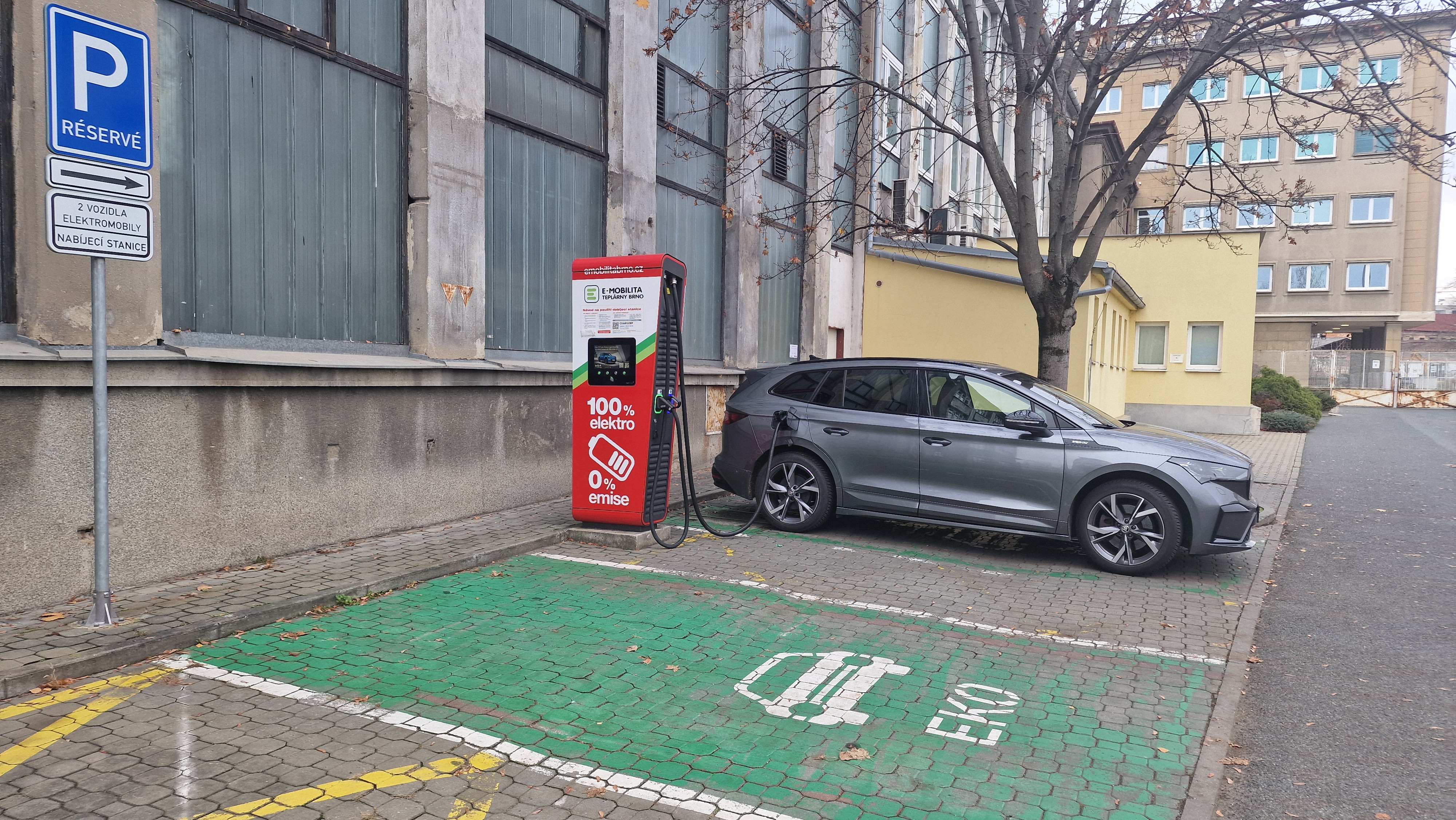 Veřejná rychlonabíjecí stanice Teplárny Brno foto 3
