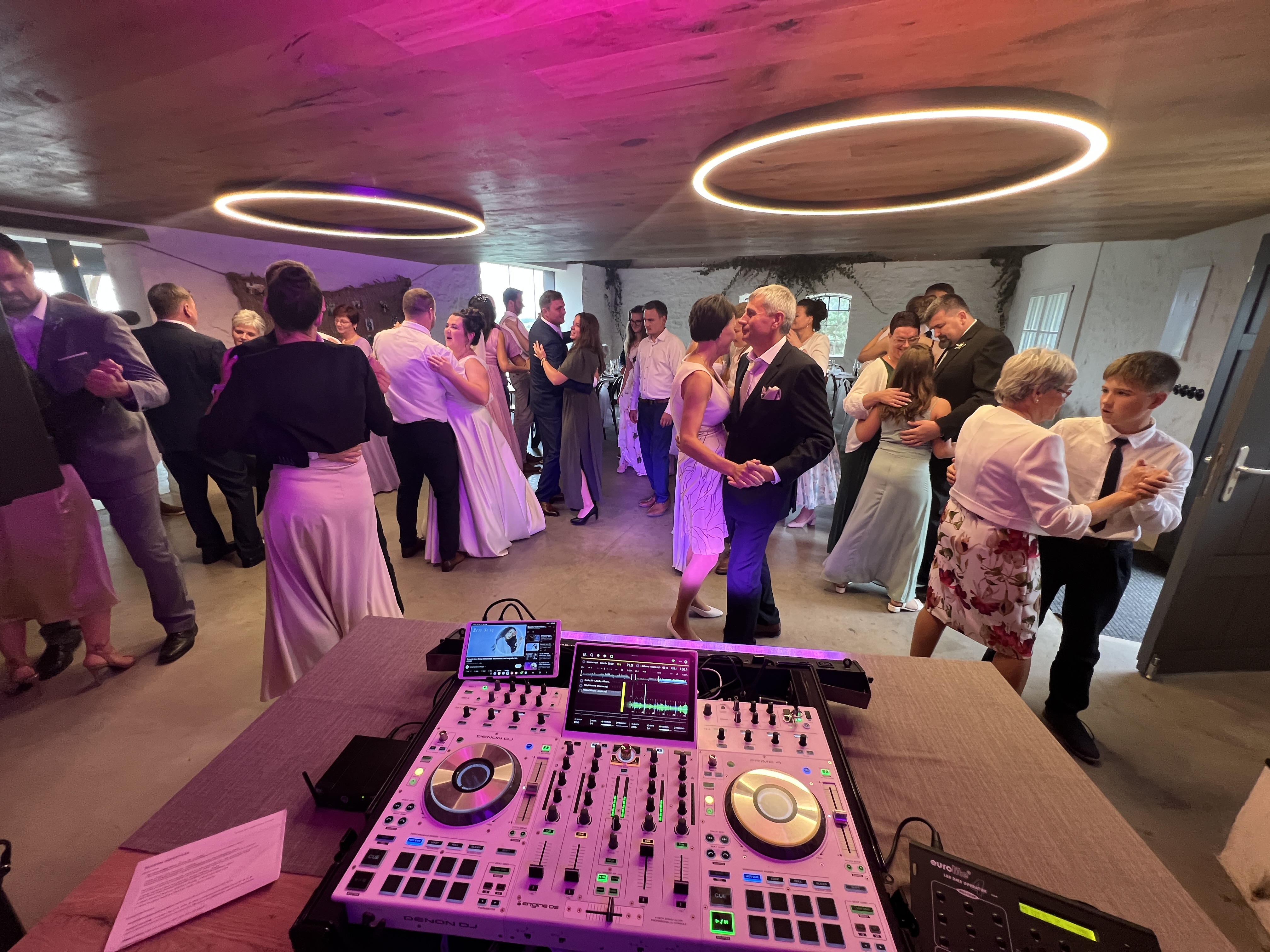 DJ na svatbu - Miloš Kundrát foto 6