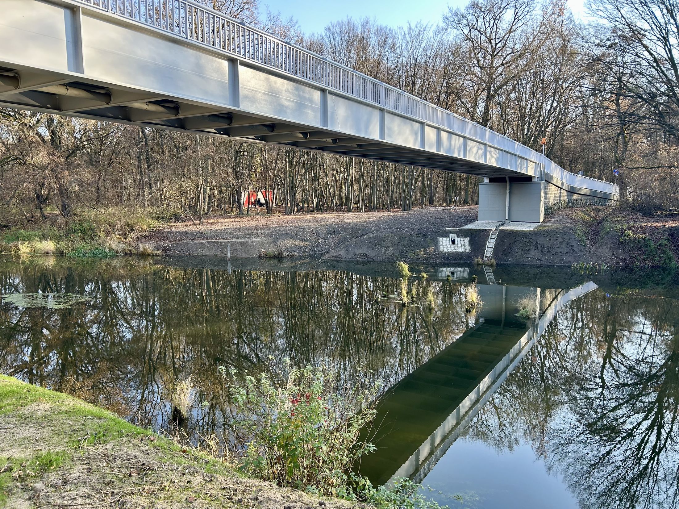 Kładka nad Widawą