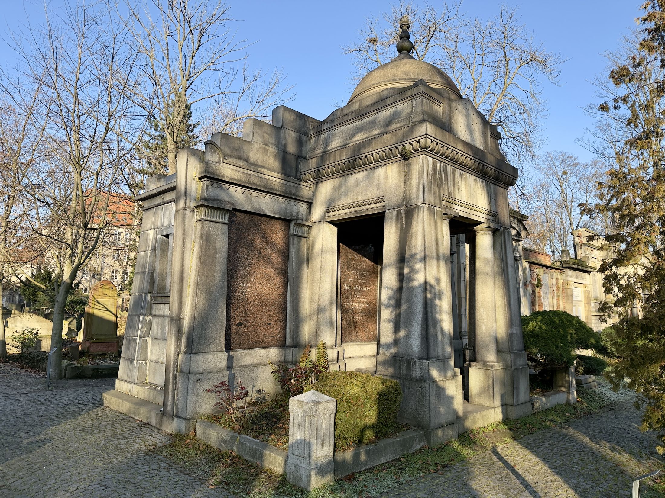 mauzoleum rodziny Juliusa Schottländera