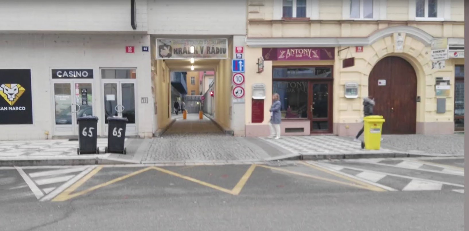 MR.PARKIT - Parking Křižíkova 55/65 foto 5