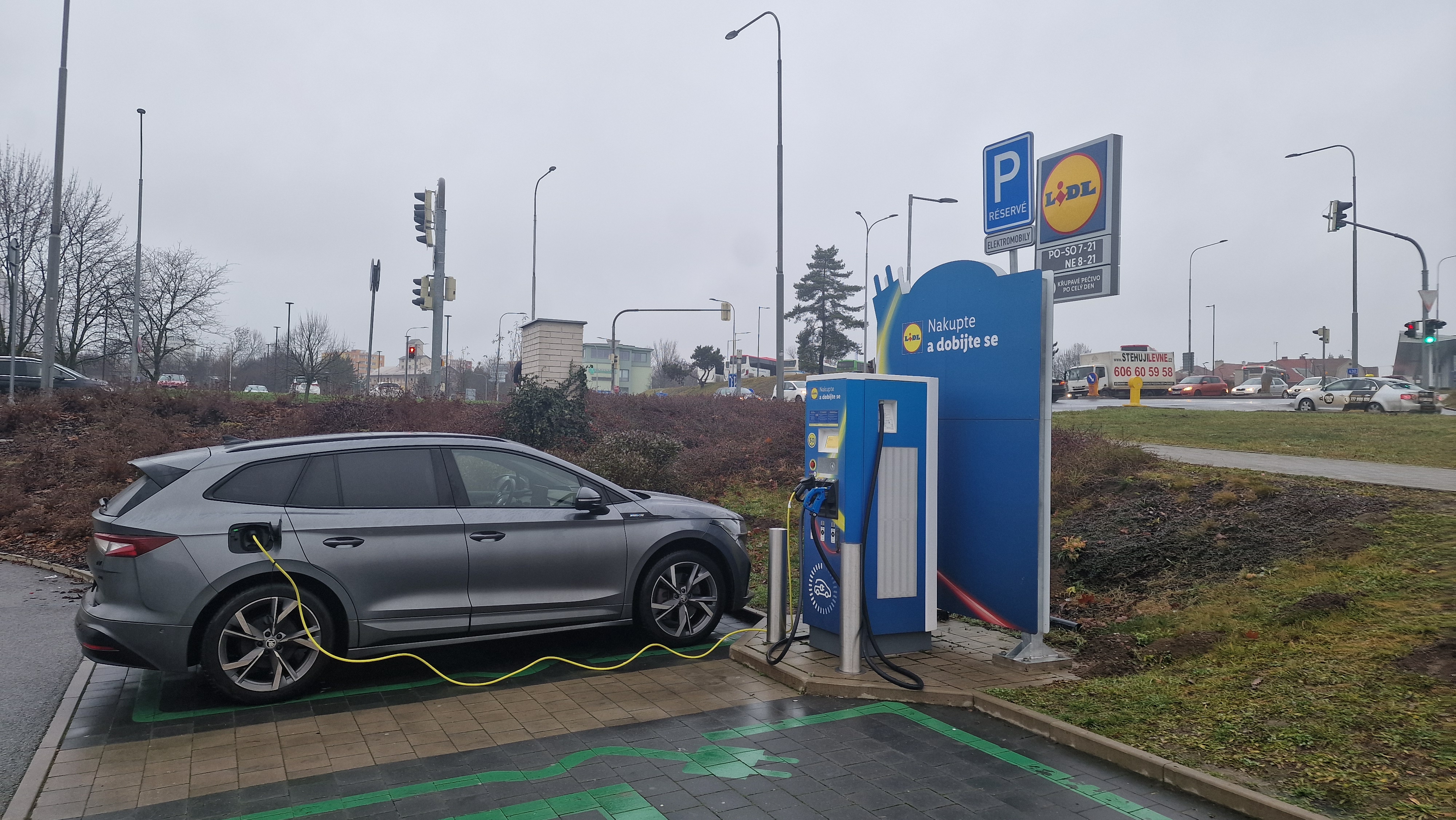 Nabíjecí stanice Lidl foto 1