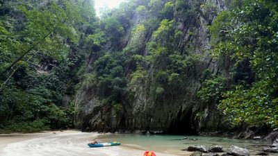Emerald Cave (Cave ) • Mapy.com