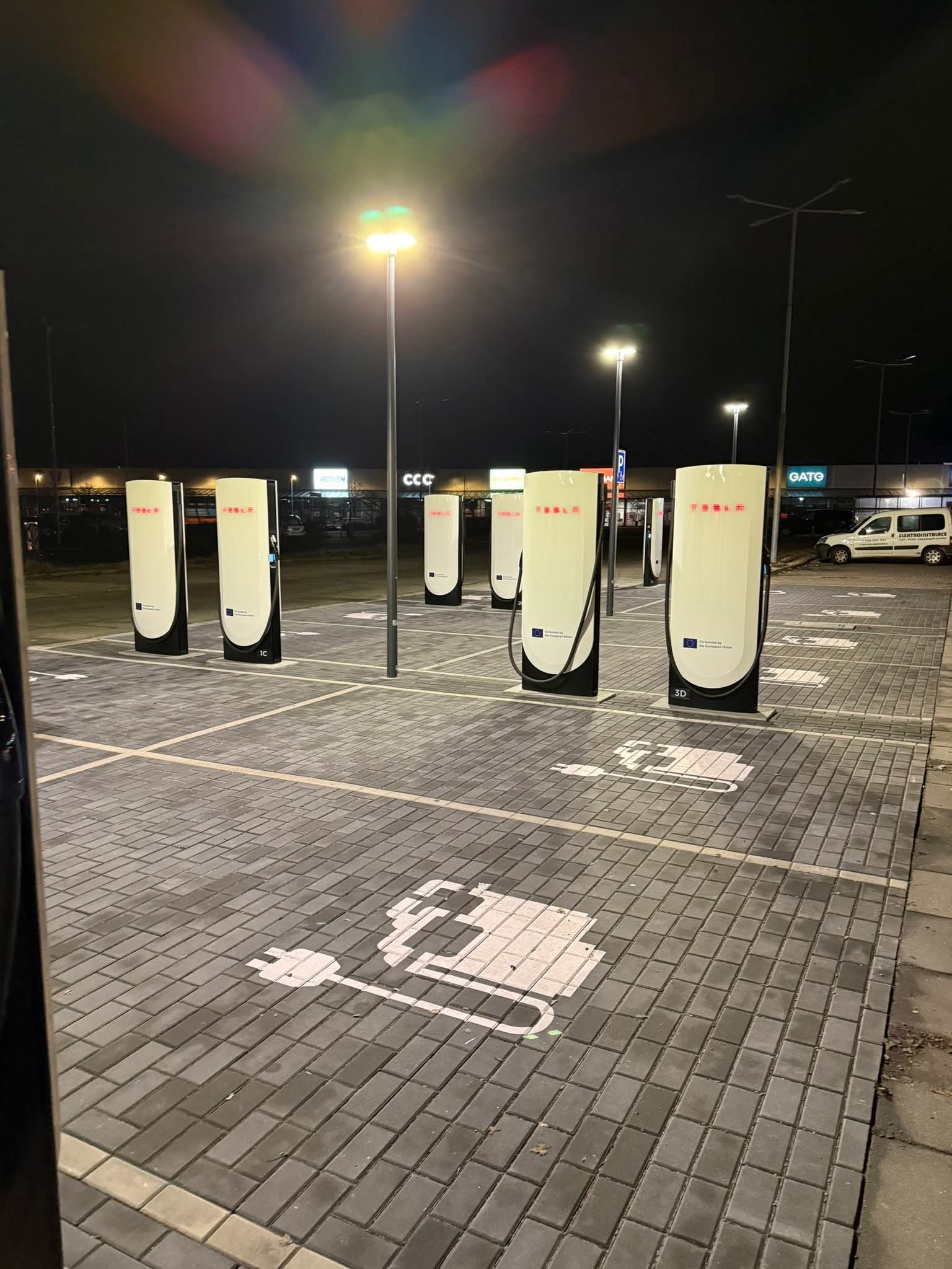 Nabíjecí stanice Tesla foto 3