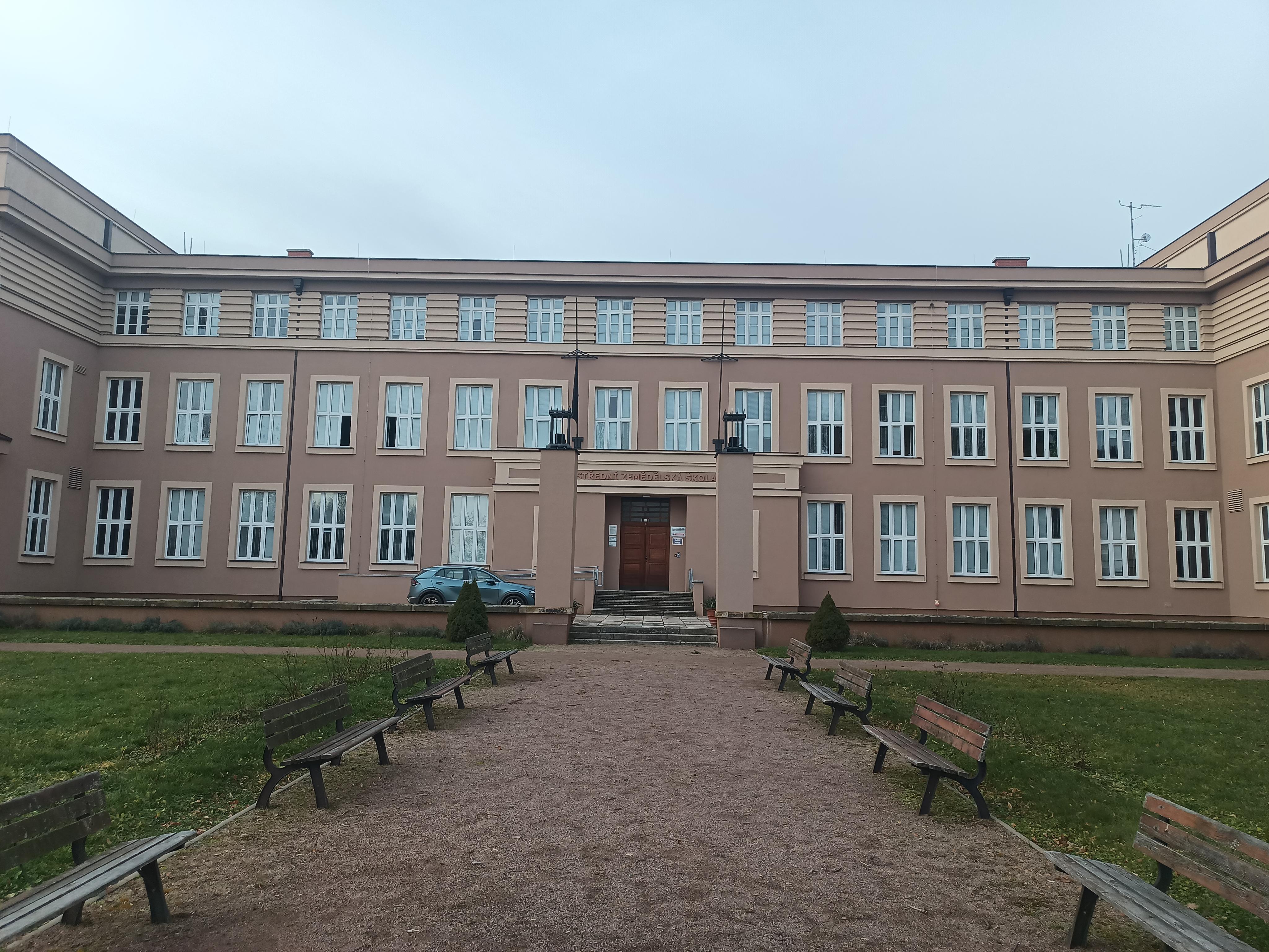 Střední zemědělská škola a Střední odborné učiliště Čáslav foto 2