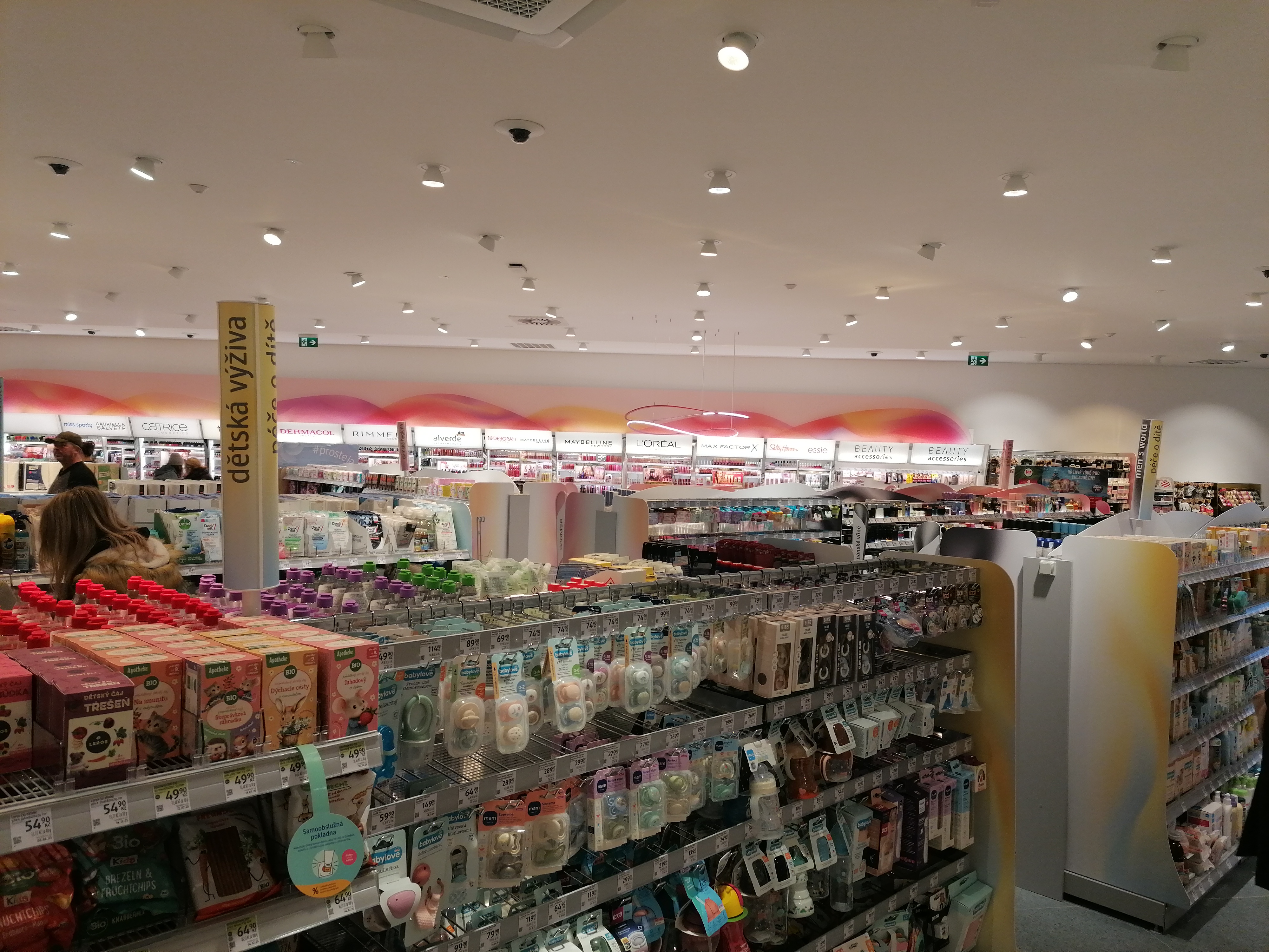 dm drogerie markt s.r.o. foto 2