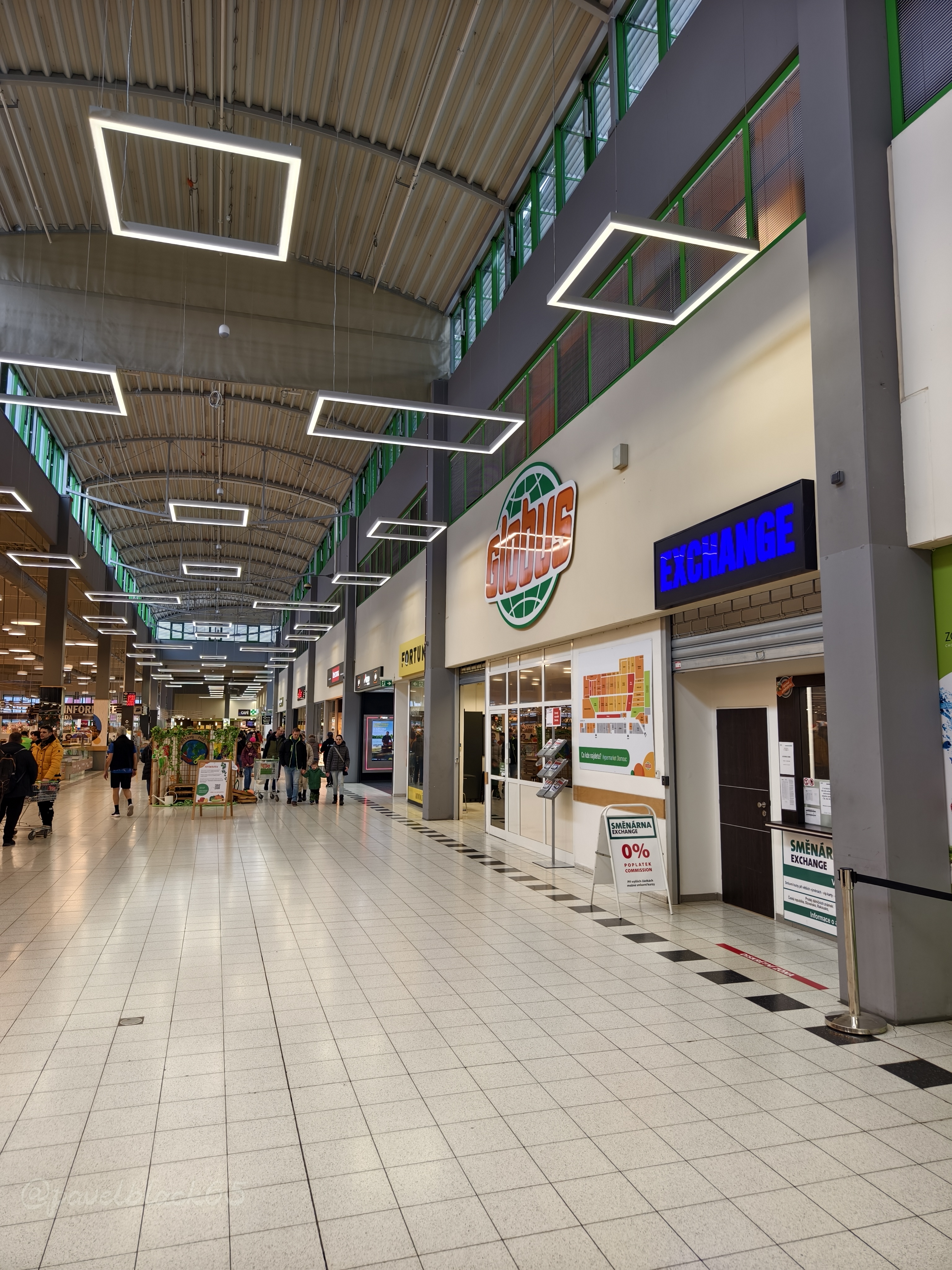 Globus Hypermarket foto 3