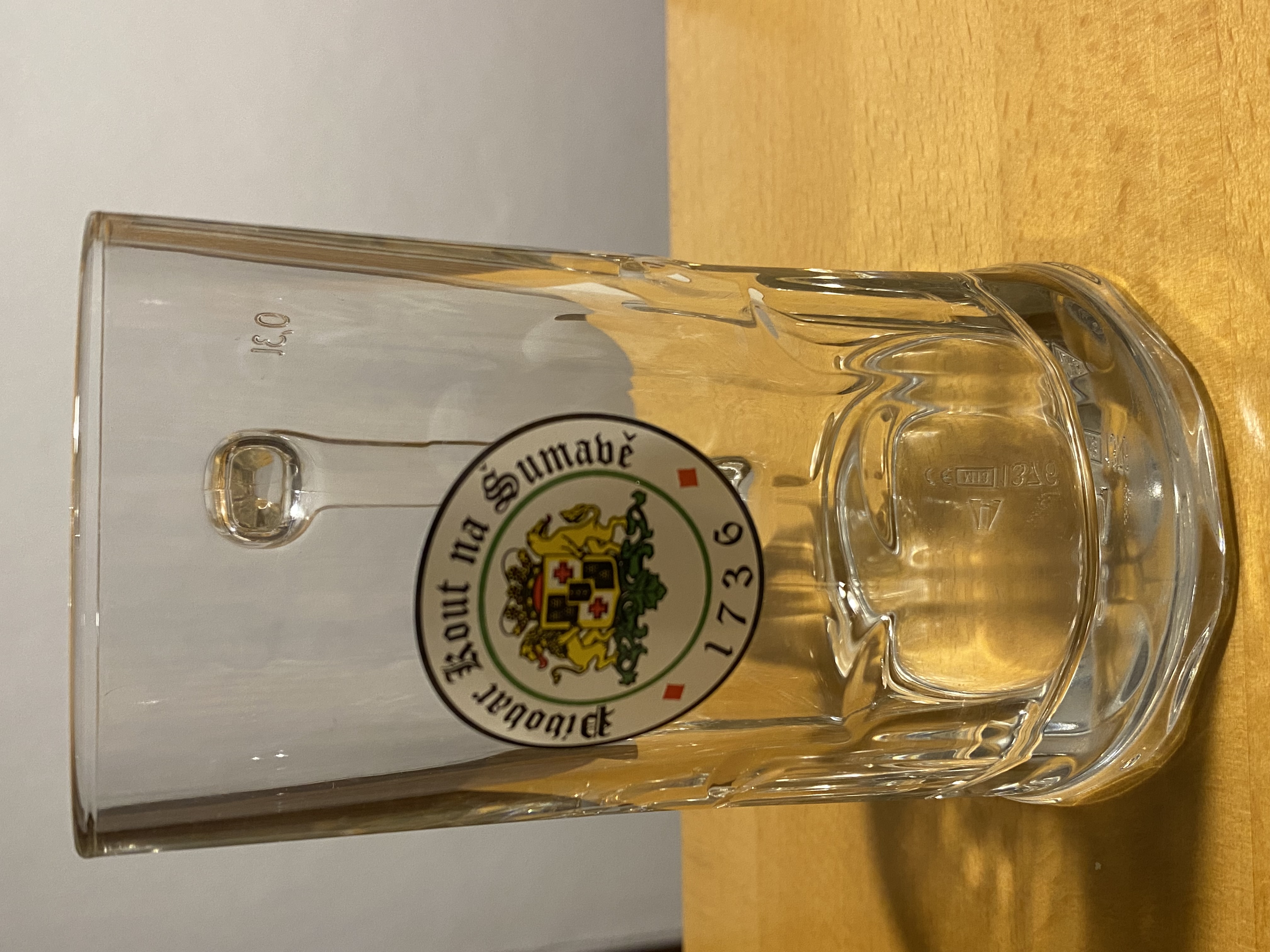 Pivní lokál Ostrý foto 2