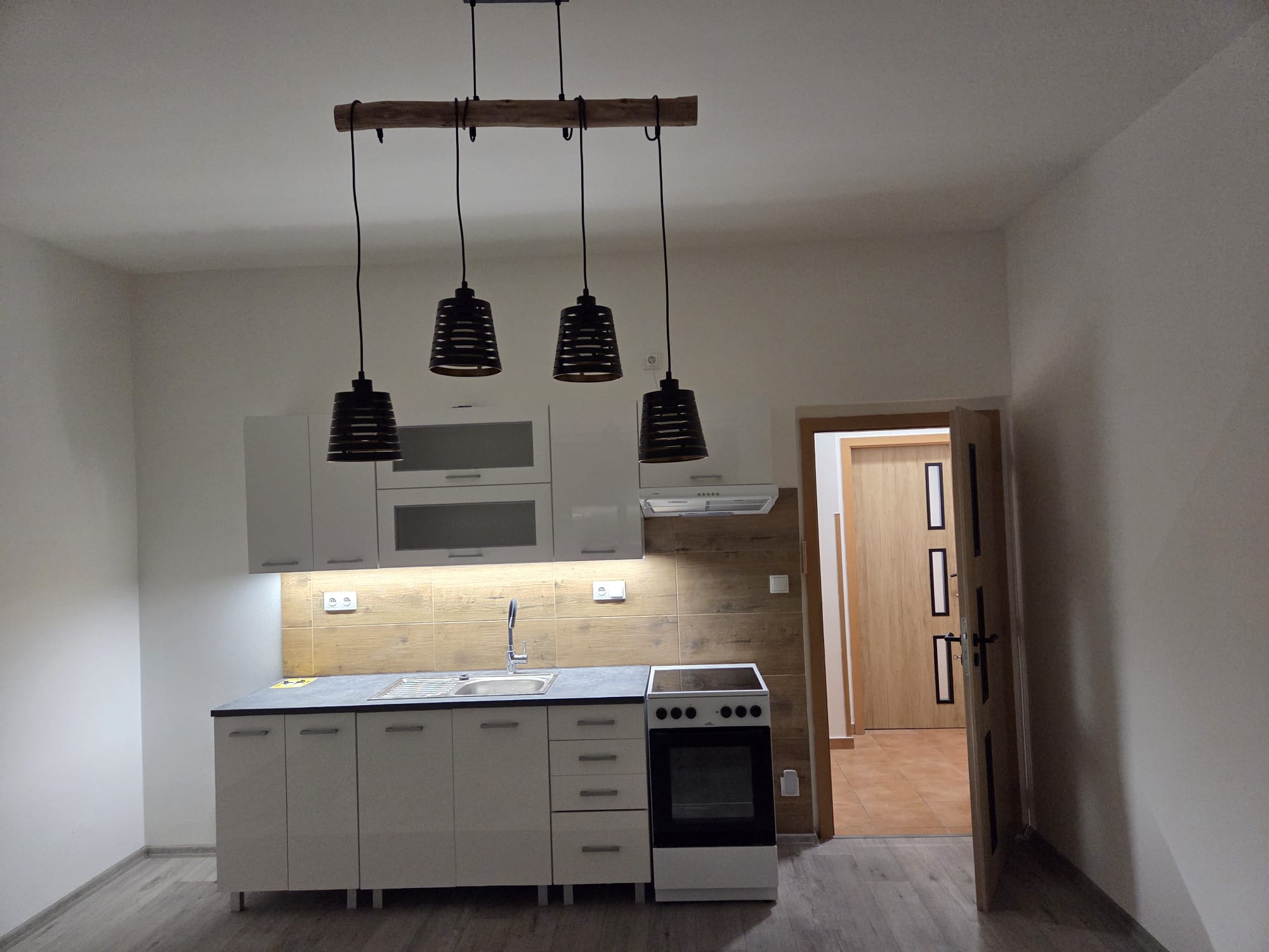 FANDASTAV- REKONSTRUKCE BYTŮ, DOMŮ NA KLÍČ foto 4