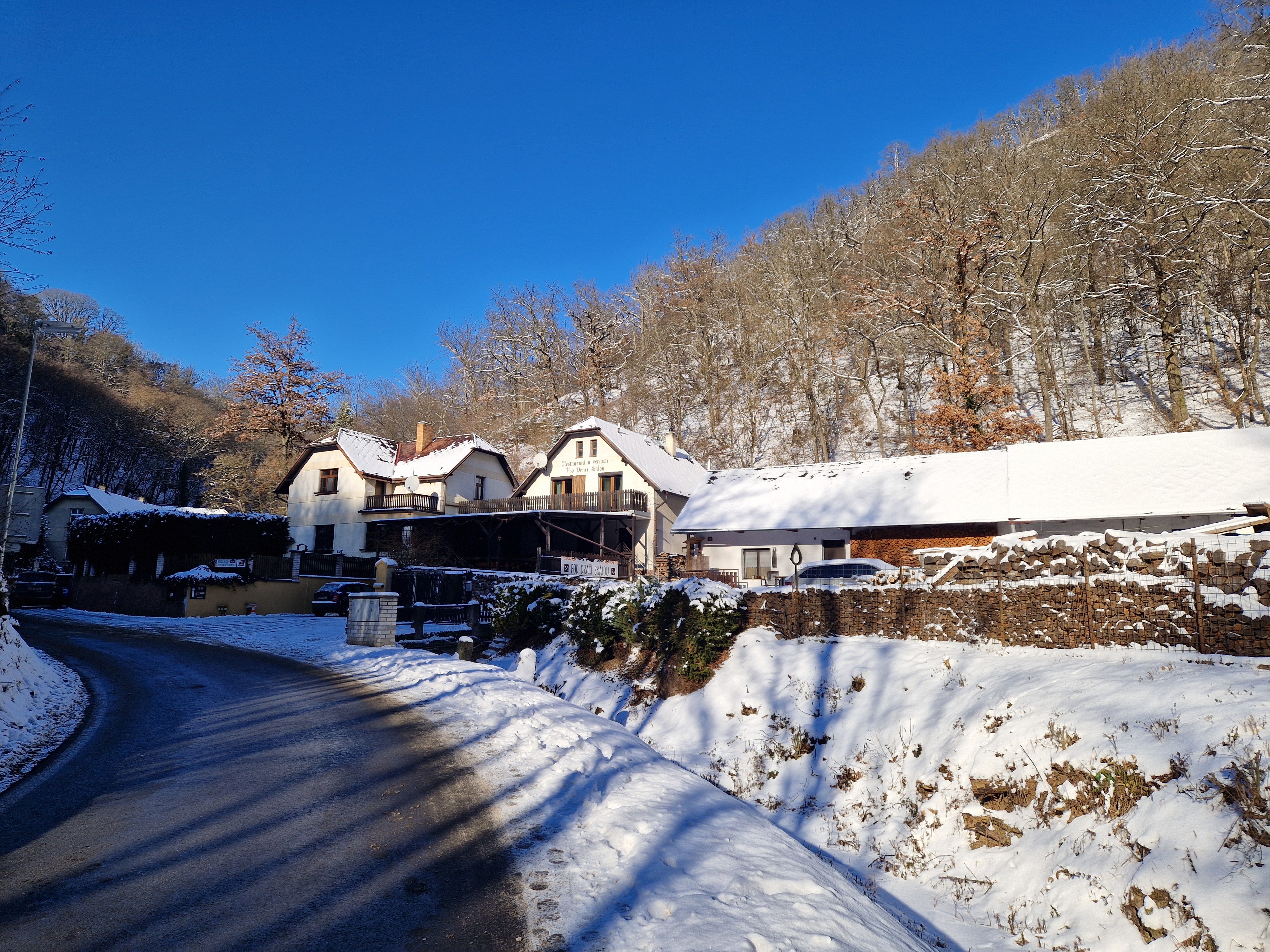 Restaurace Pod Dračí skálou foto 2
