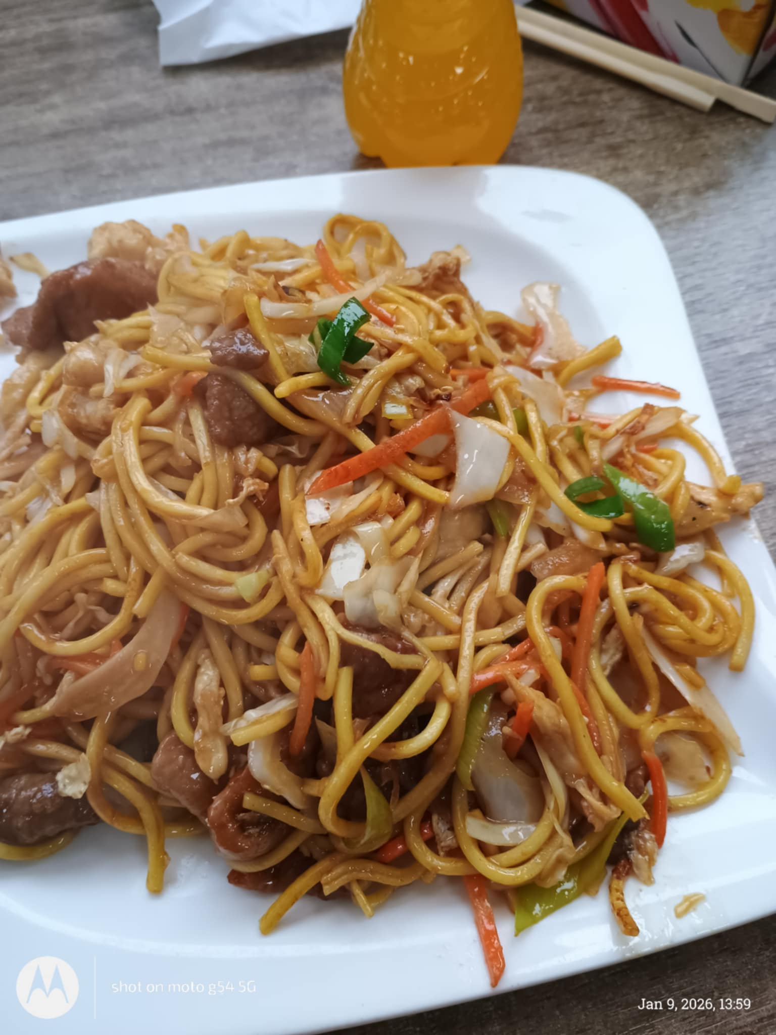 Happy Noodles & Sushi foto 3