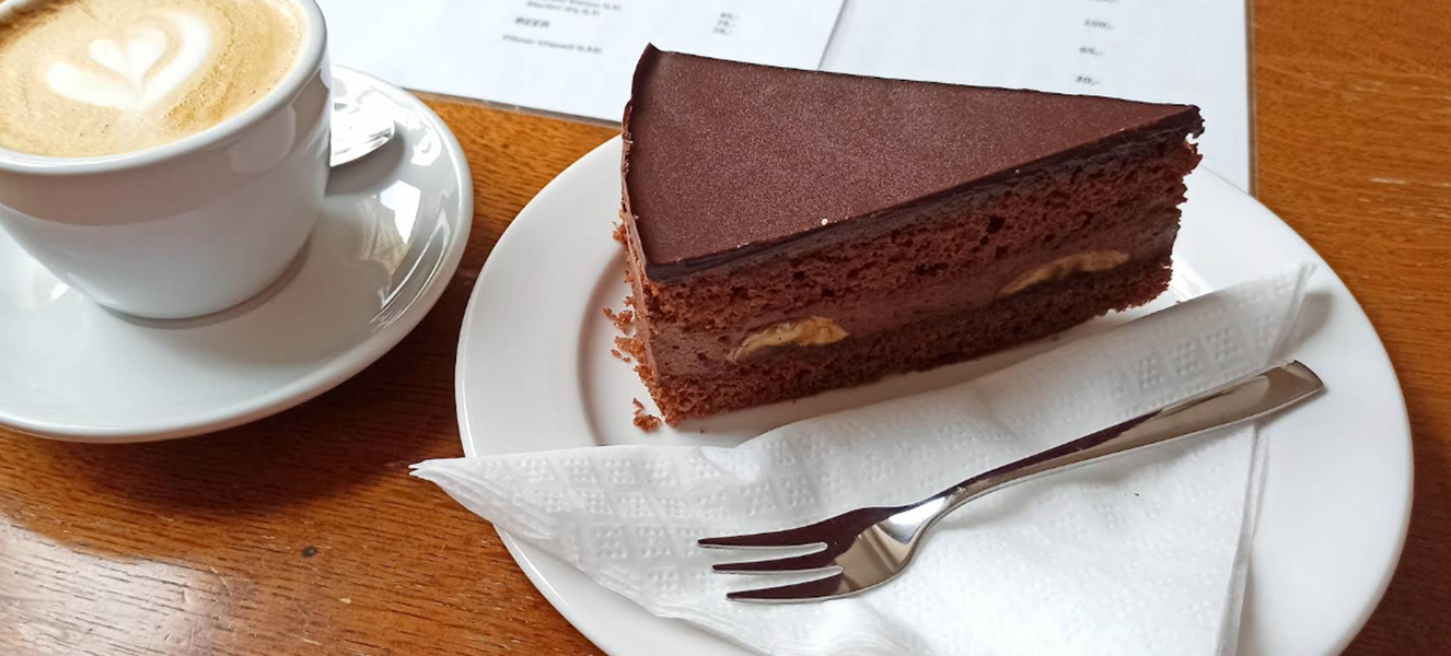 Coffee and wine U zábradlí foto 6