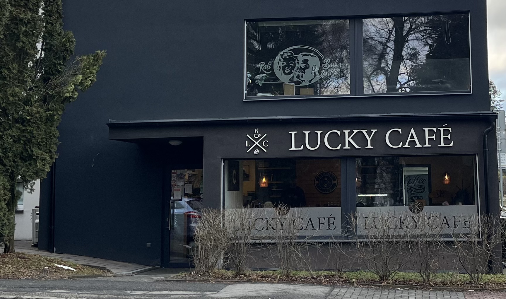 LUCKY CAFE foto 3