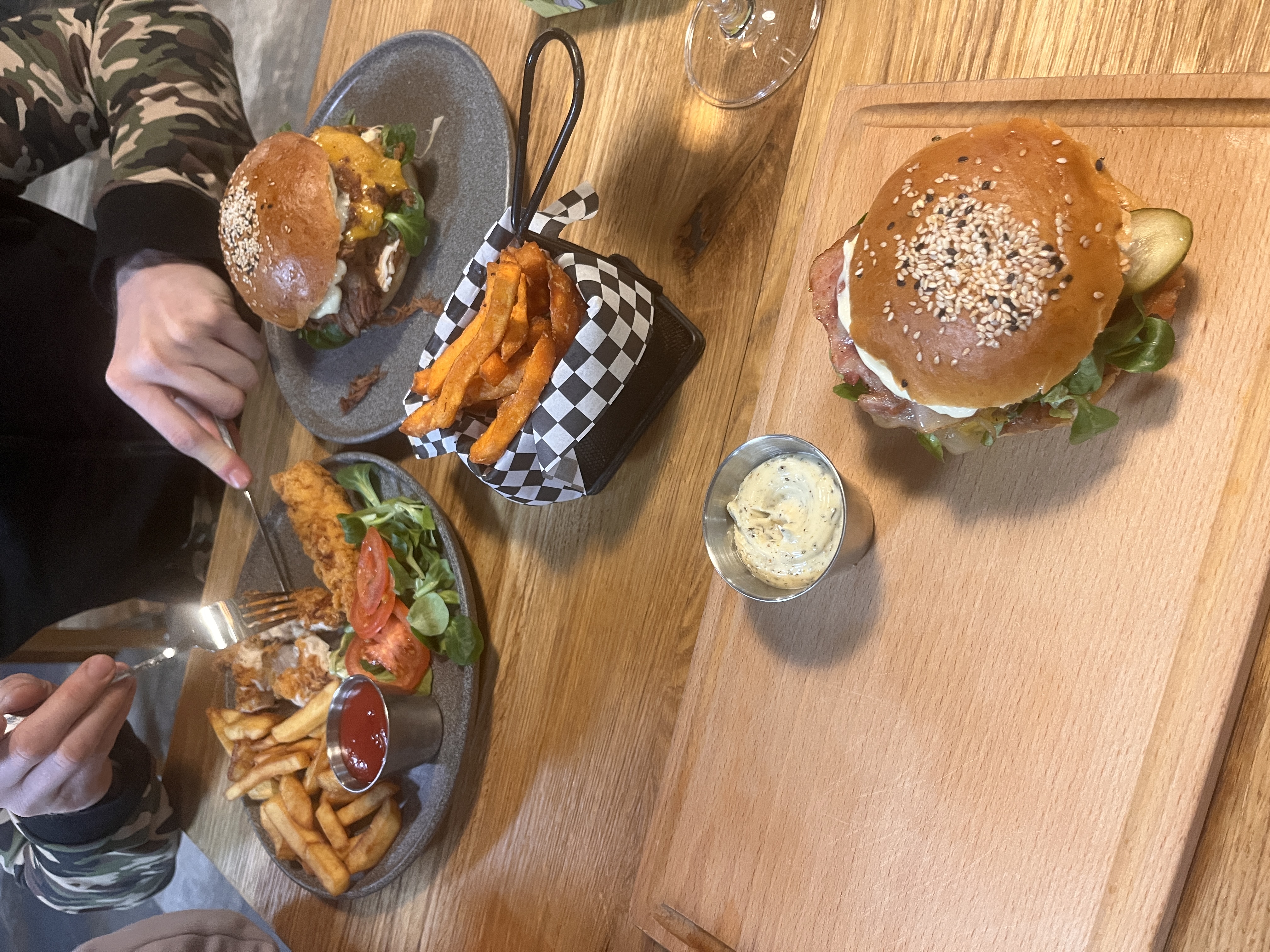 R BURGER foto 3