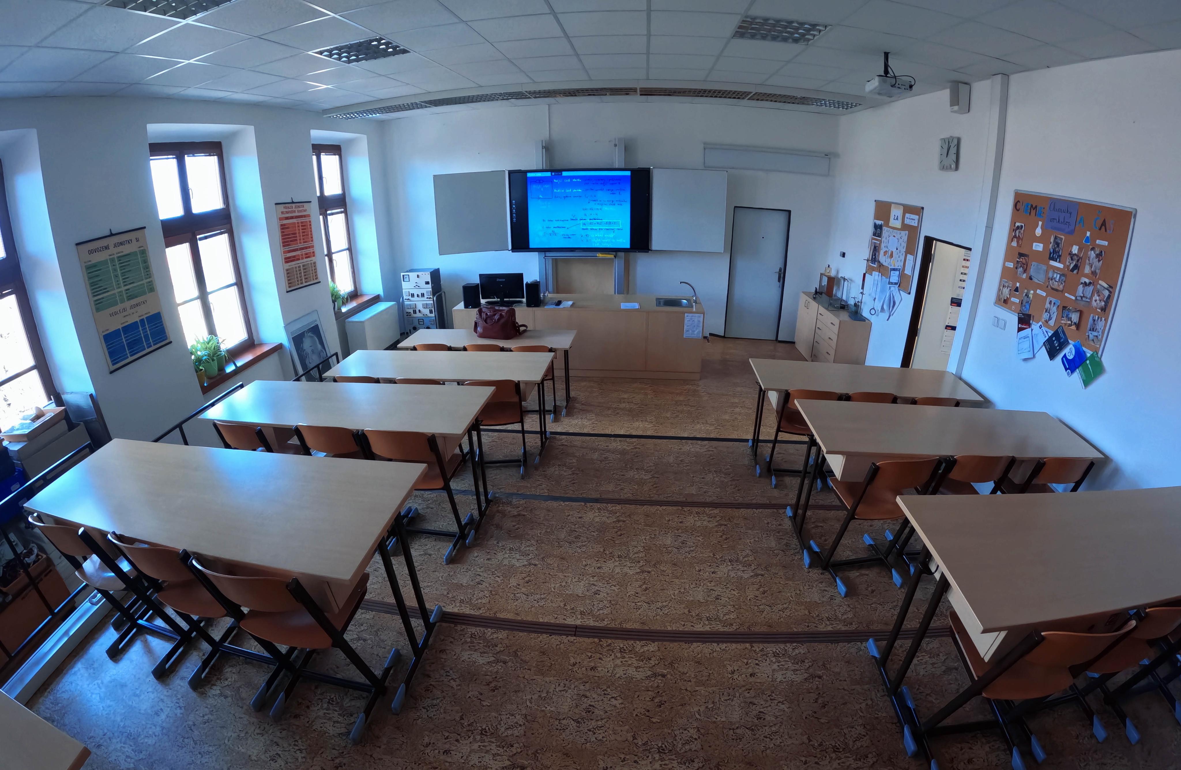 Gymnázium Jana Amose Komenského Nové Strašecí foto 2
