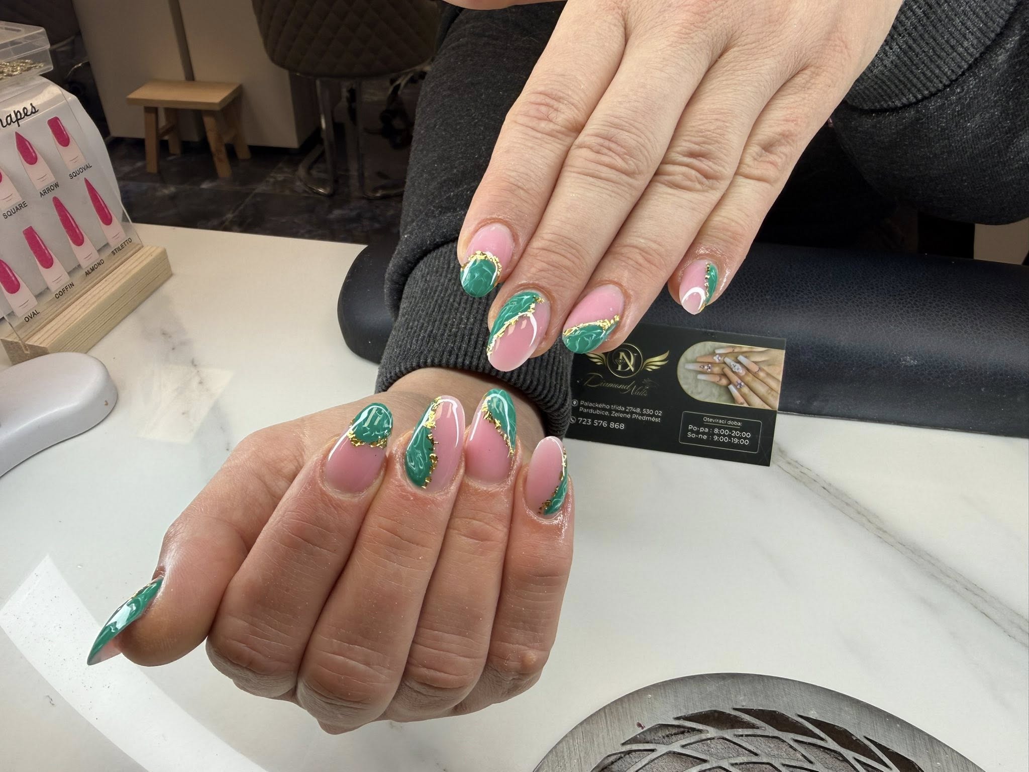 Diamond Nails foto 3