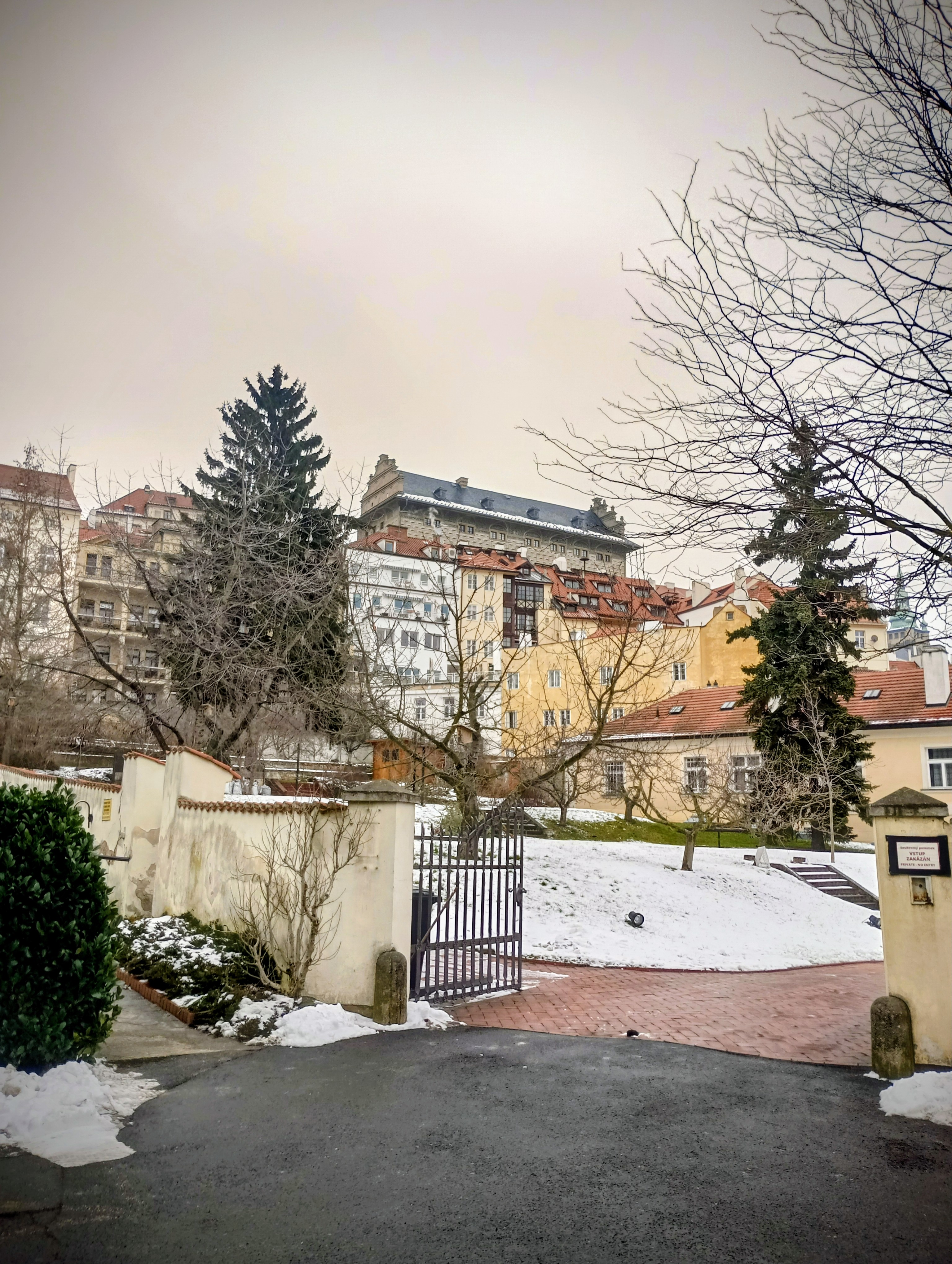 Nemocnice Milosrdných sester sv. Karla Boromejského v Praze foto 2
