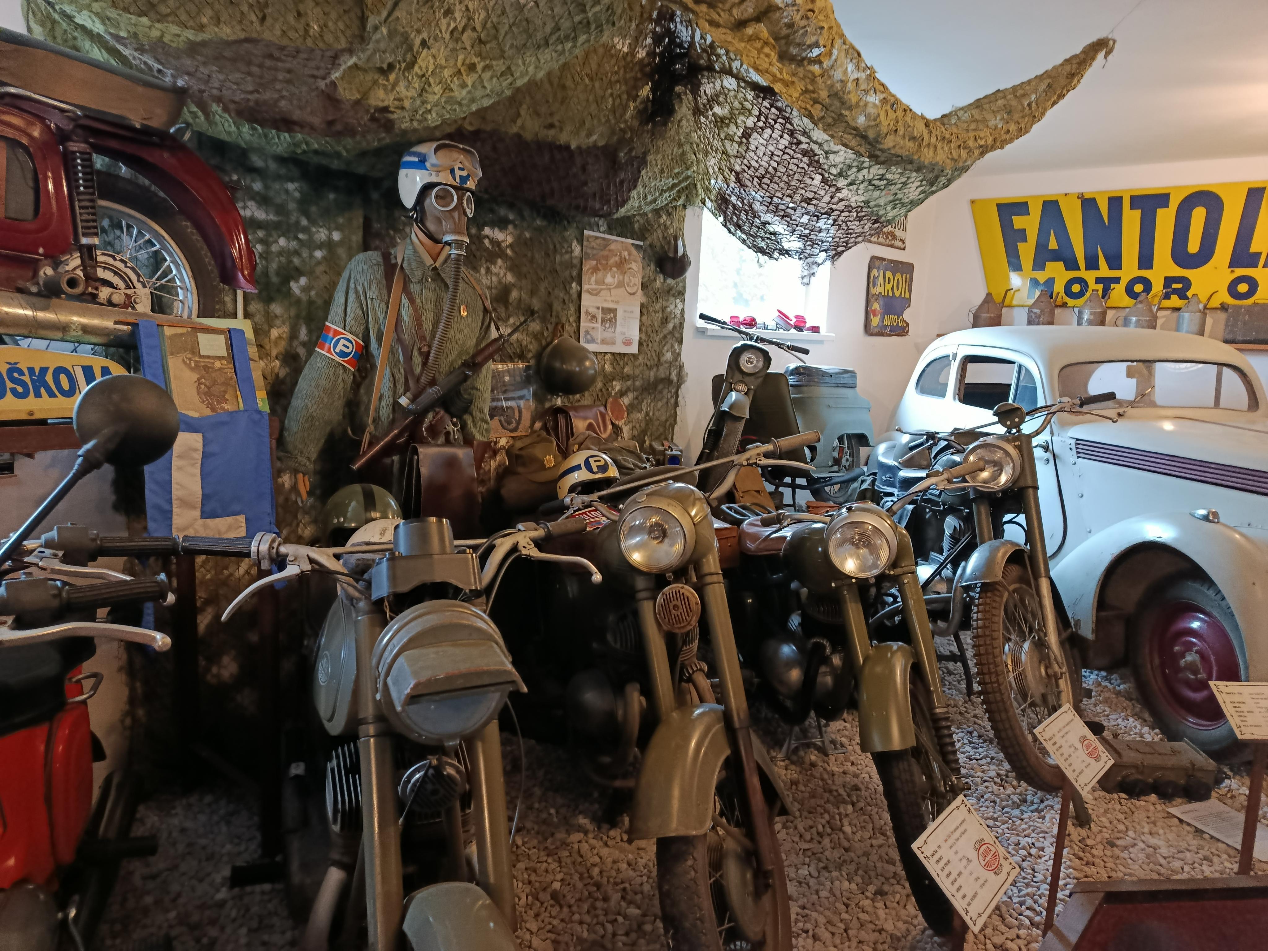 Muzeum historických motocyklů JAWA foto 5