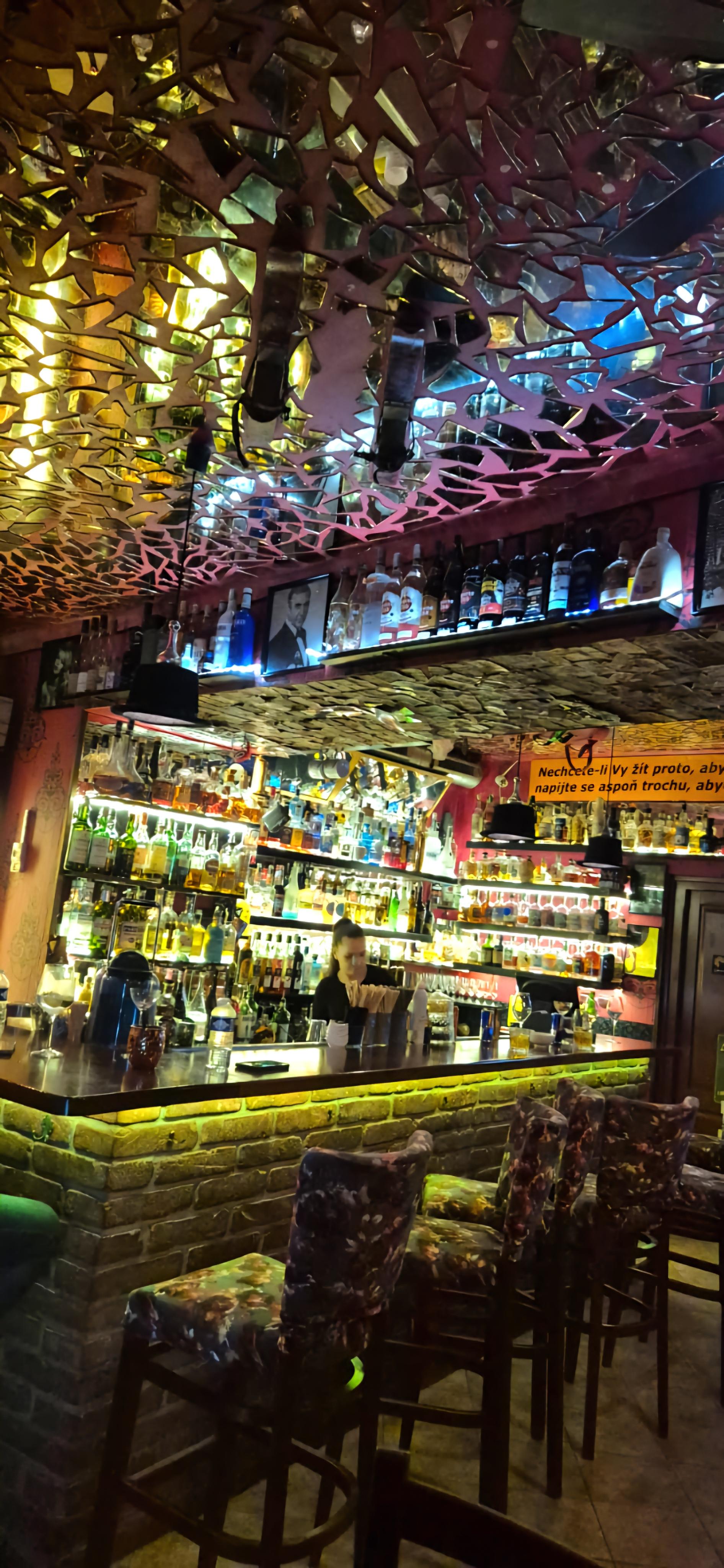 Barborská - cocktail and champagne bar foto 2