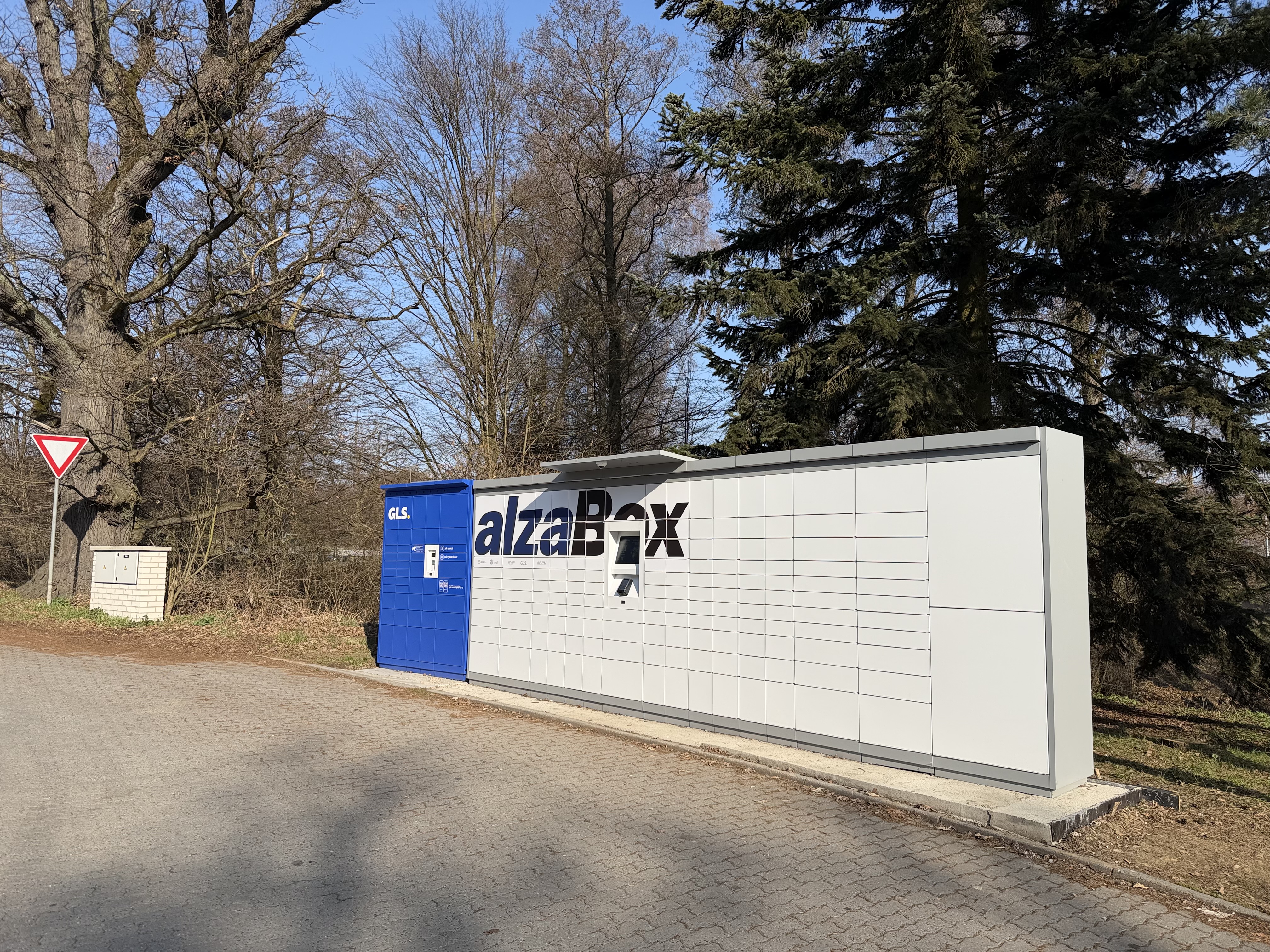 AlzaBox foto 2