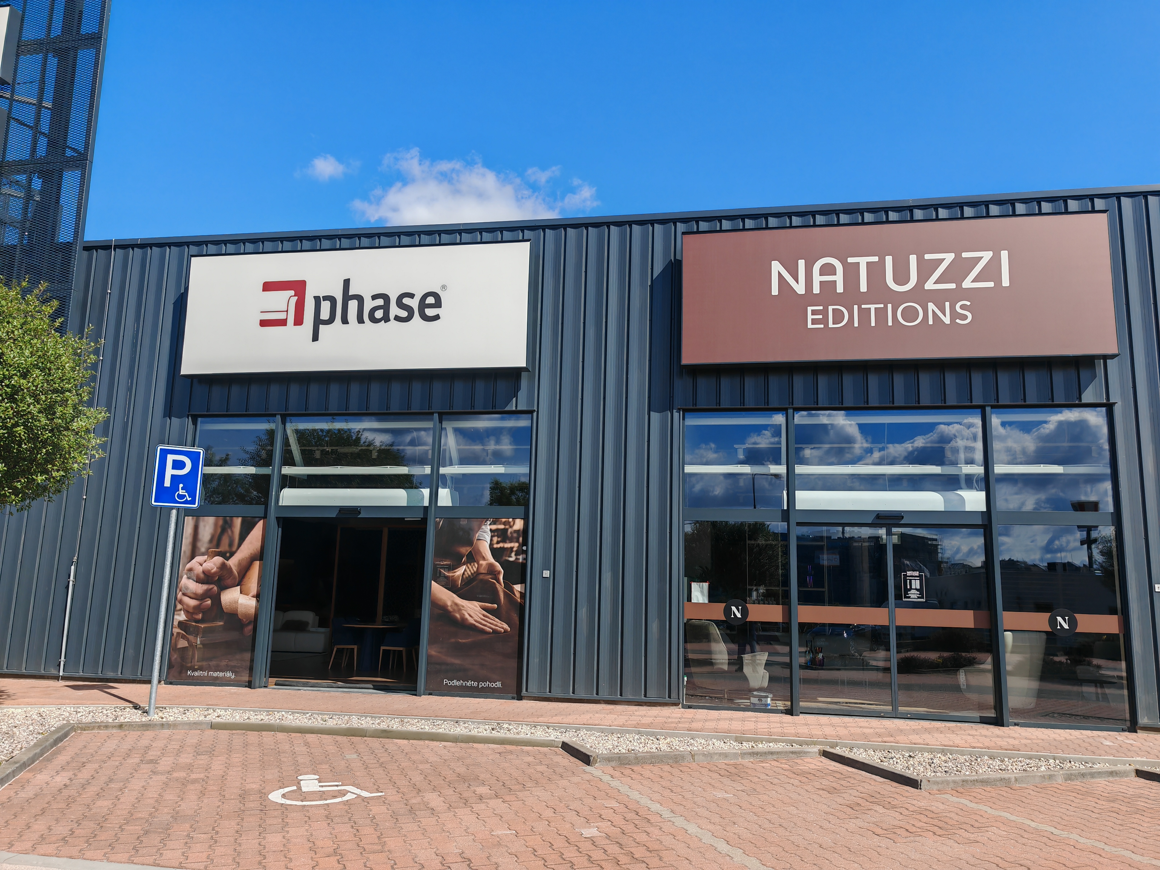 Retail Park Černý Most foto 6