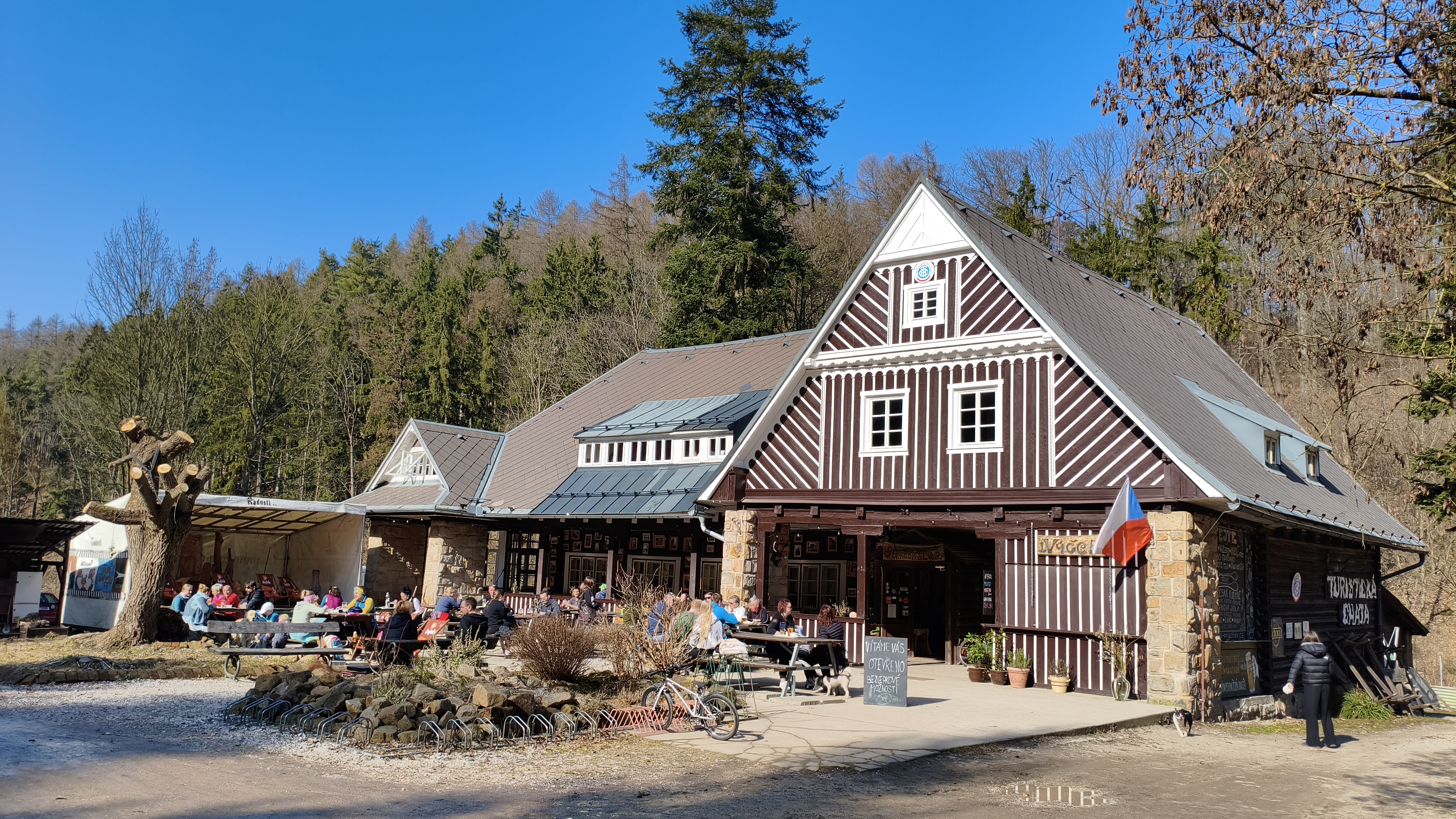Restaurace turistické chaty Prachov foto 6