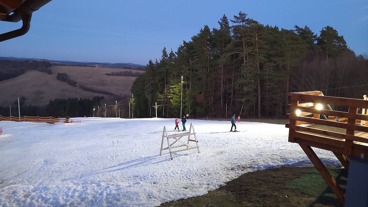 Lyžařský areál Újezd u Valašských Klobouk foto 2