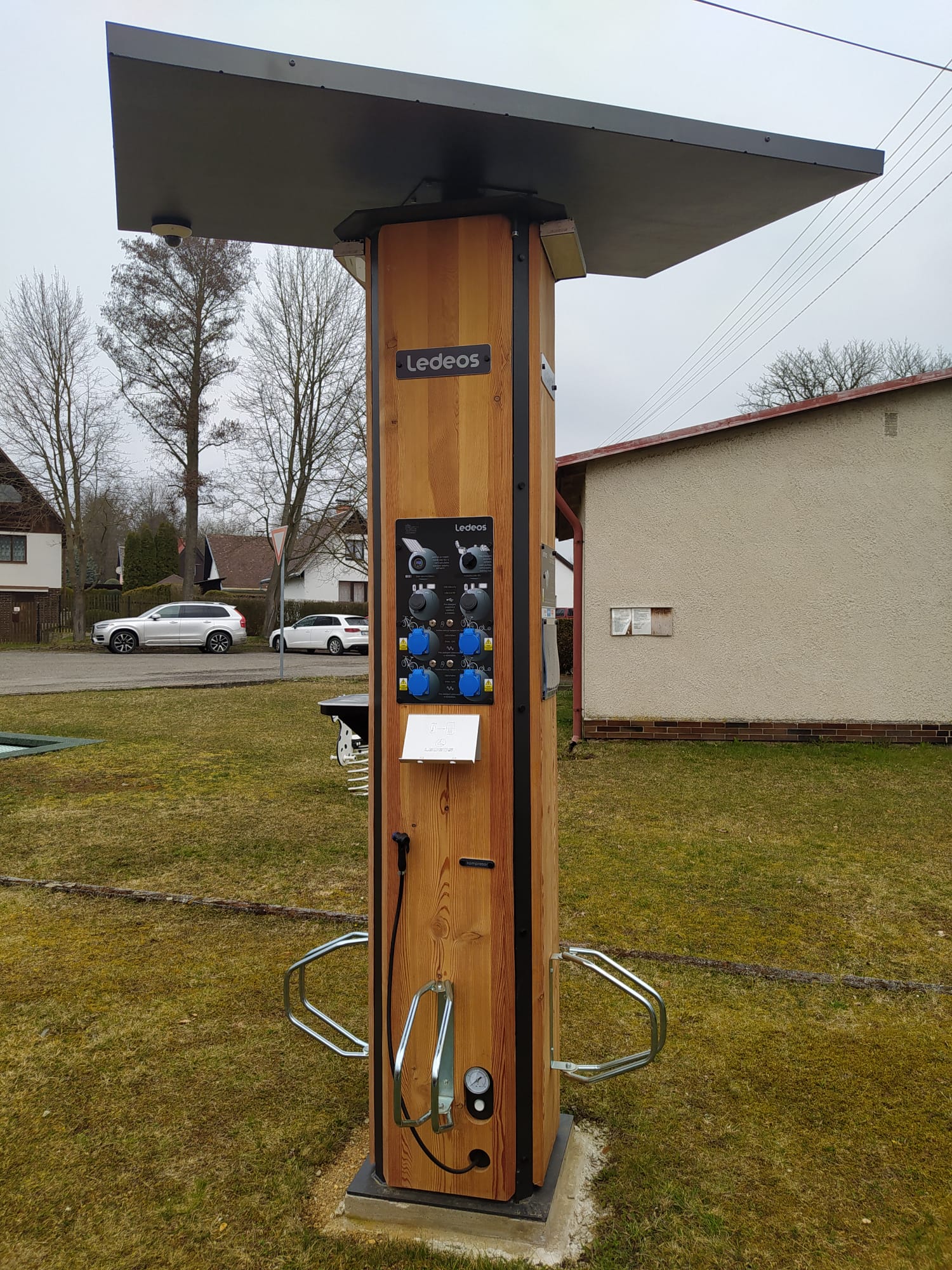 Dobíjecí stanice pro elektrokola foto 5