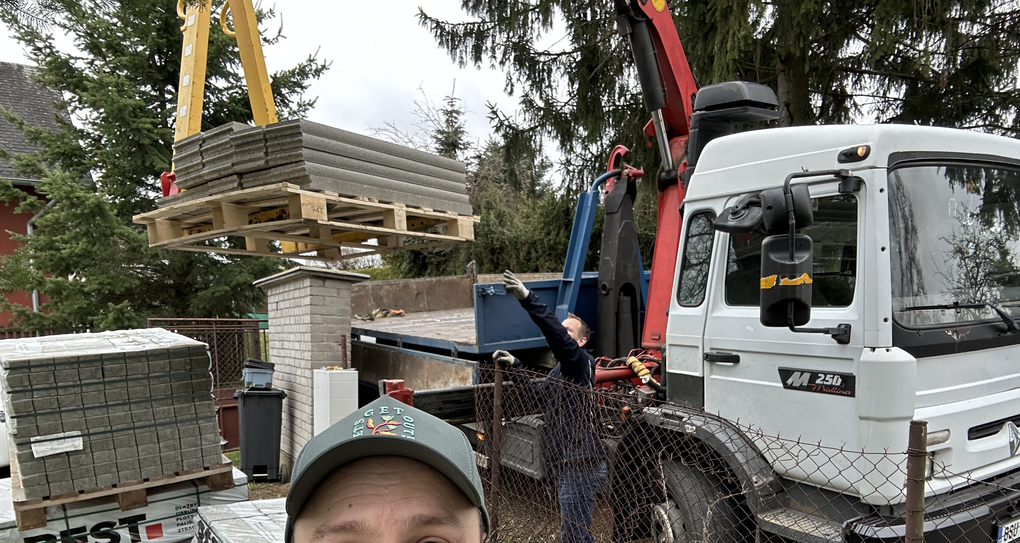 Petr Chocholatý - Kontejnerová autodoprava s hydraulickou rukou foto 3