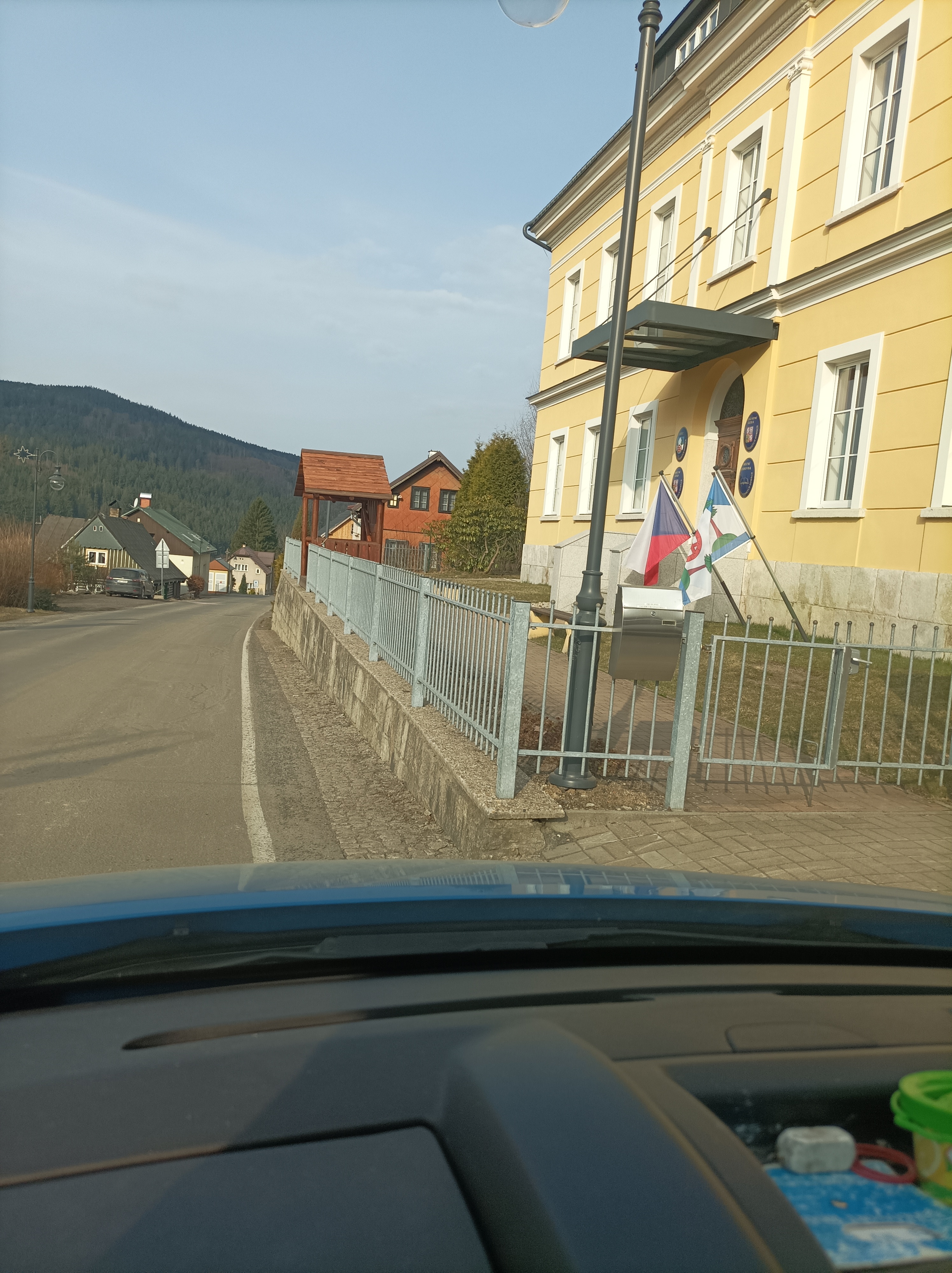 Pulečný - obecní úřad foto 2