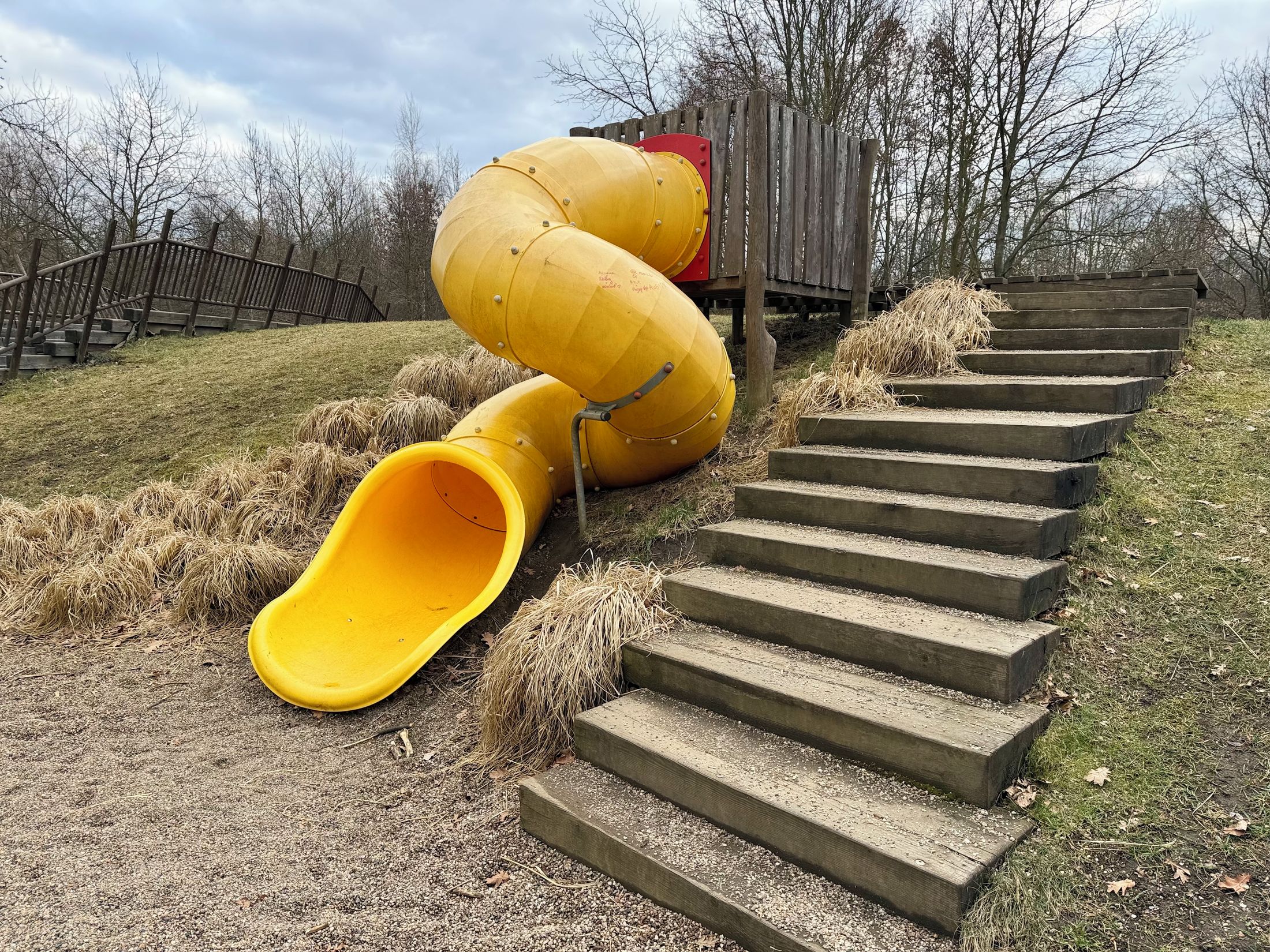 zjeżdżalnia plac zabaw