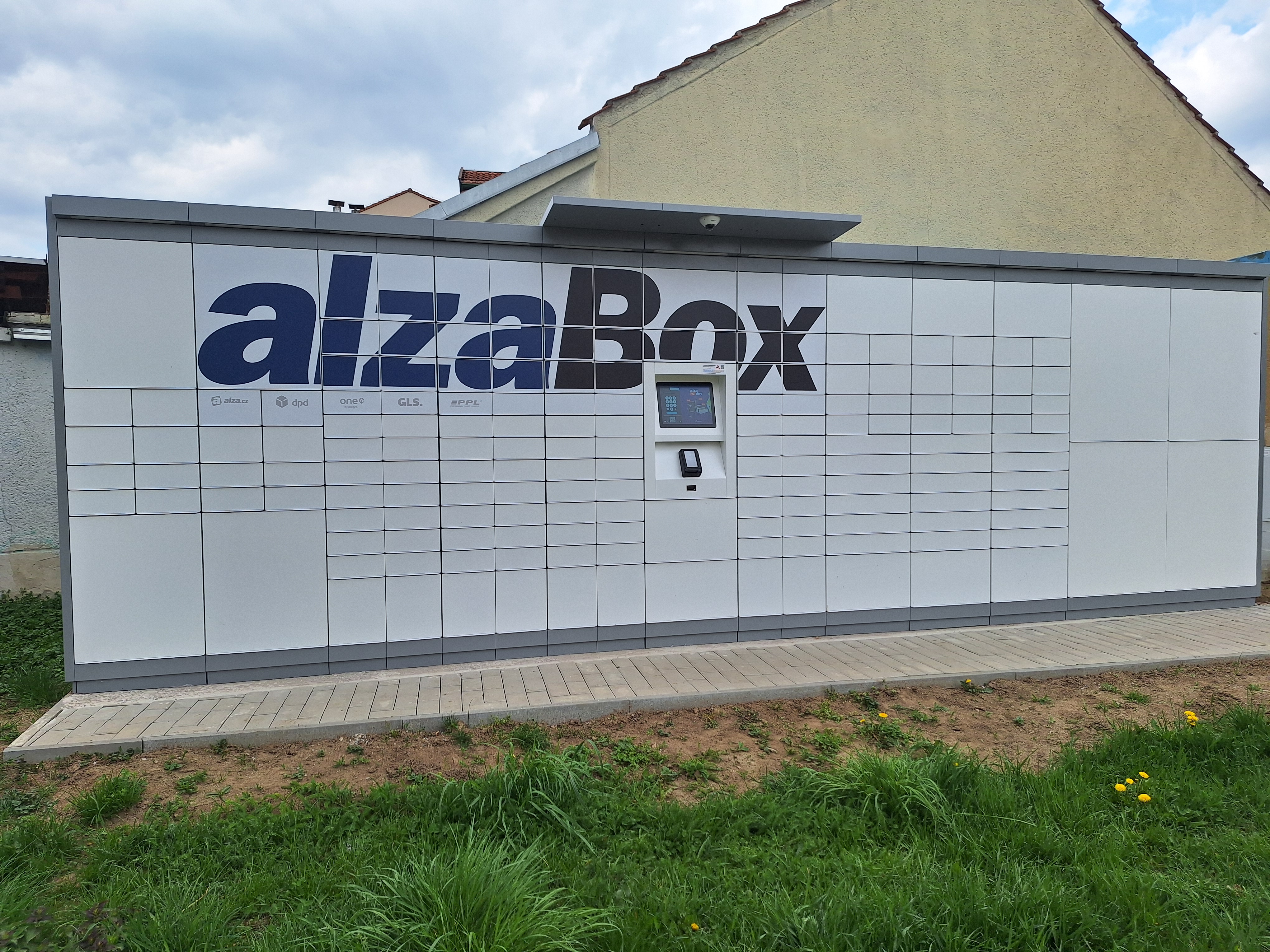 AlzaBox foto 2