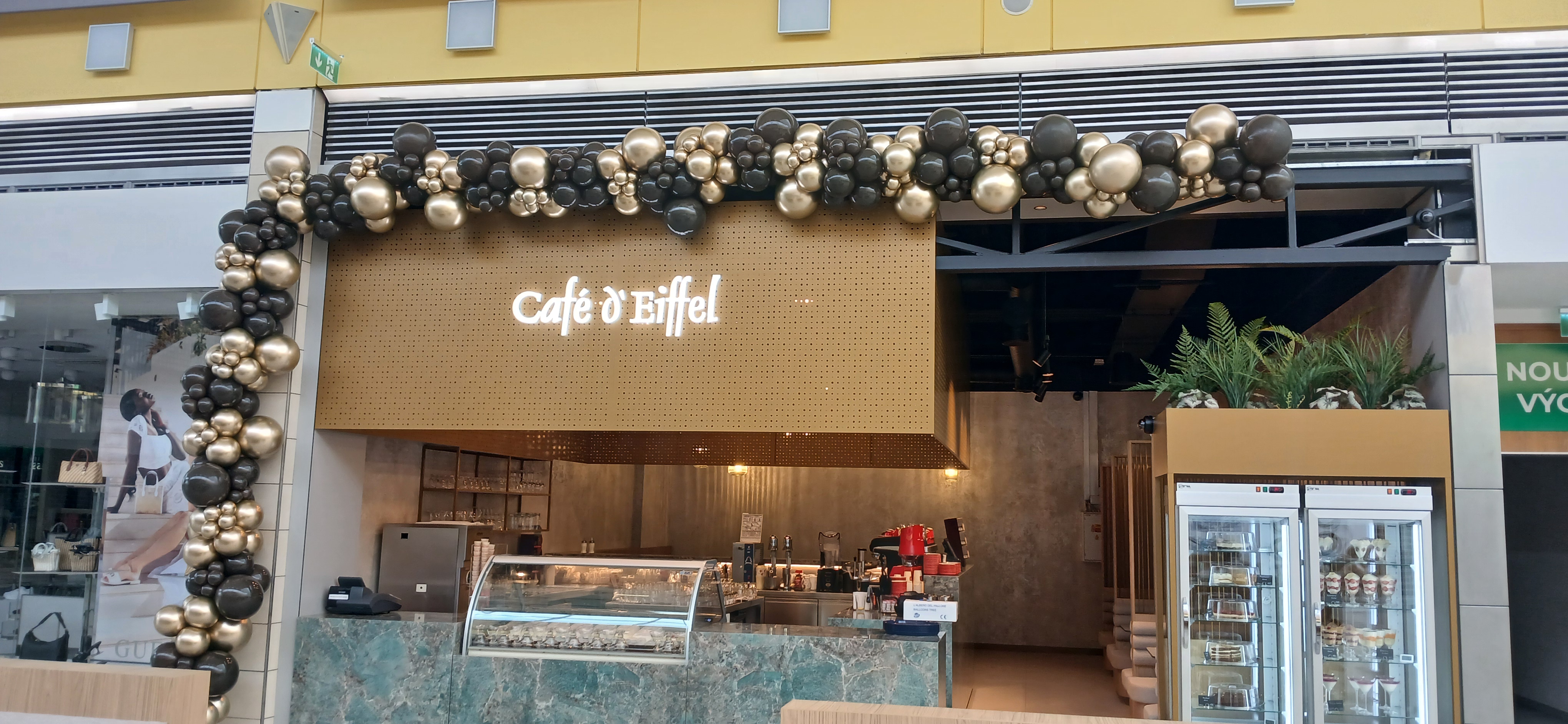 Café ď Eiffel foto 2